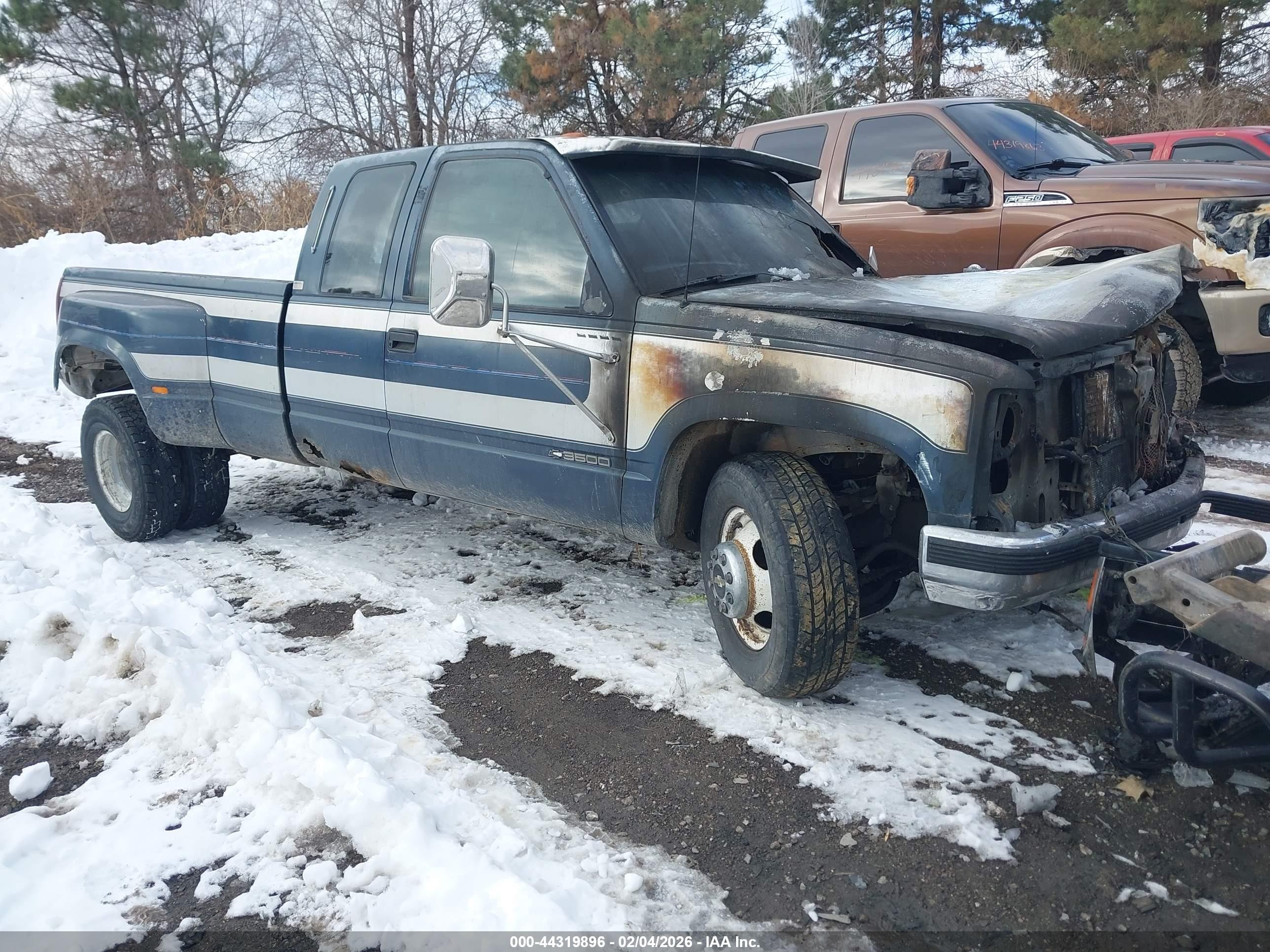 1988 Chevrolet Silverado 3500, VIN 2GCHC39N5J1236823 — Burn