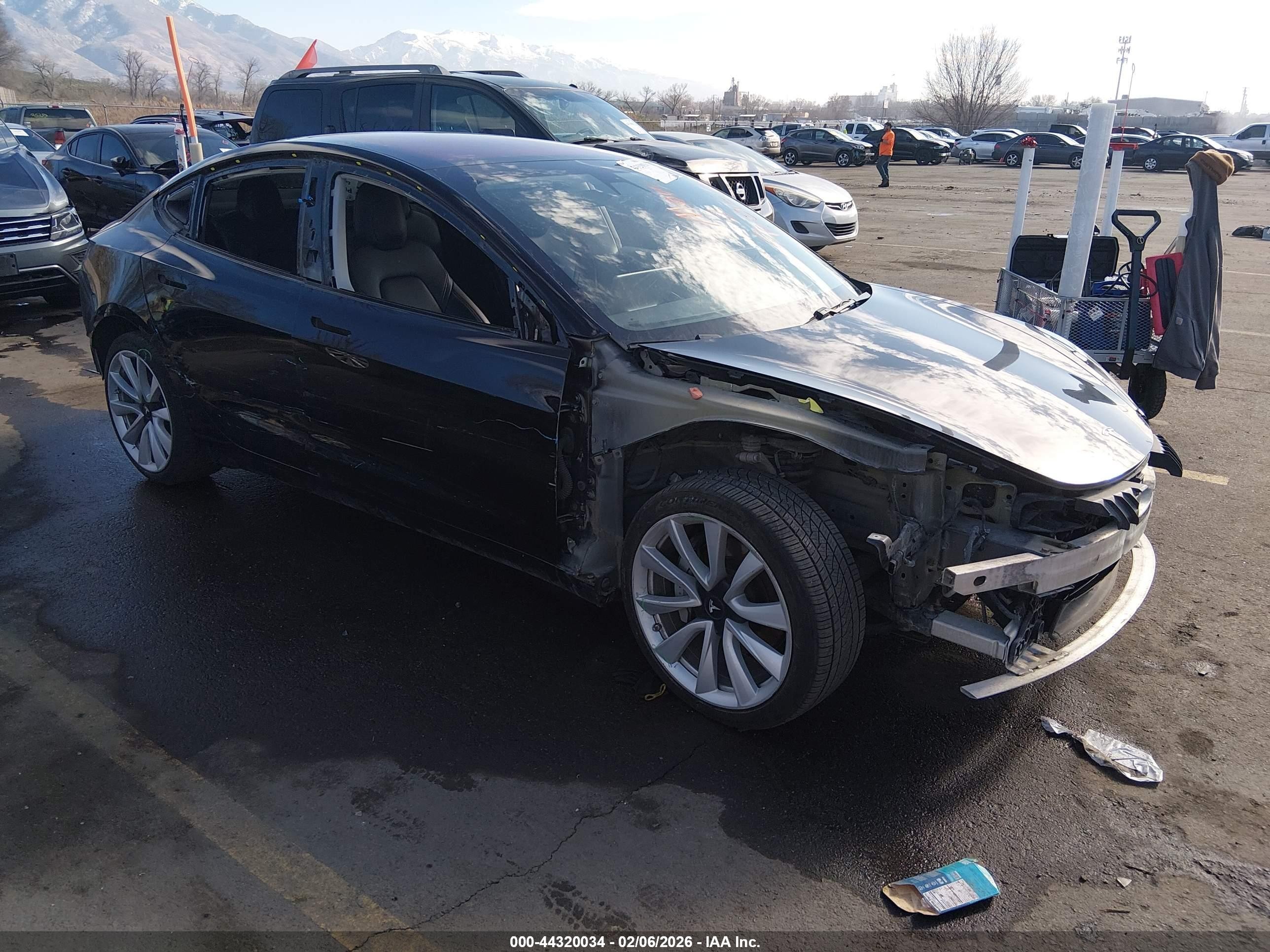 2018 Tesla Model 3 Long Range Battery, VIN 5YJ3E1EBXJF120924 — Front end