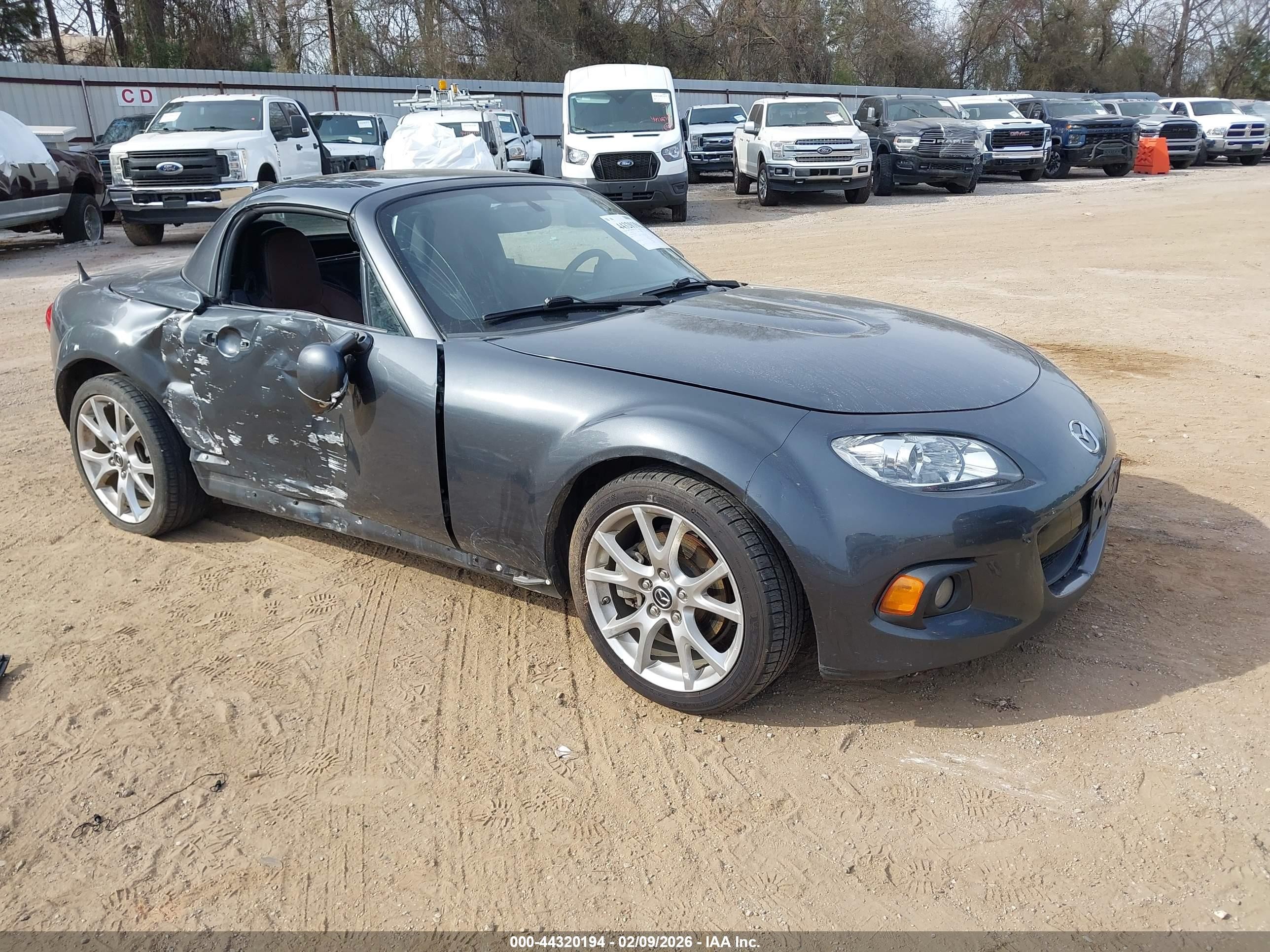 2015 Mazda MX-5 Miata Grand Touring, VIN JM1NC2PF5F0239992 — Side