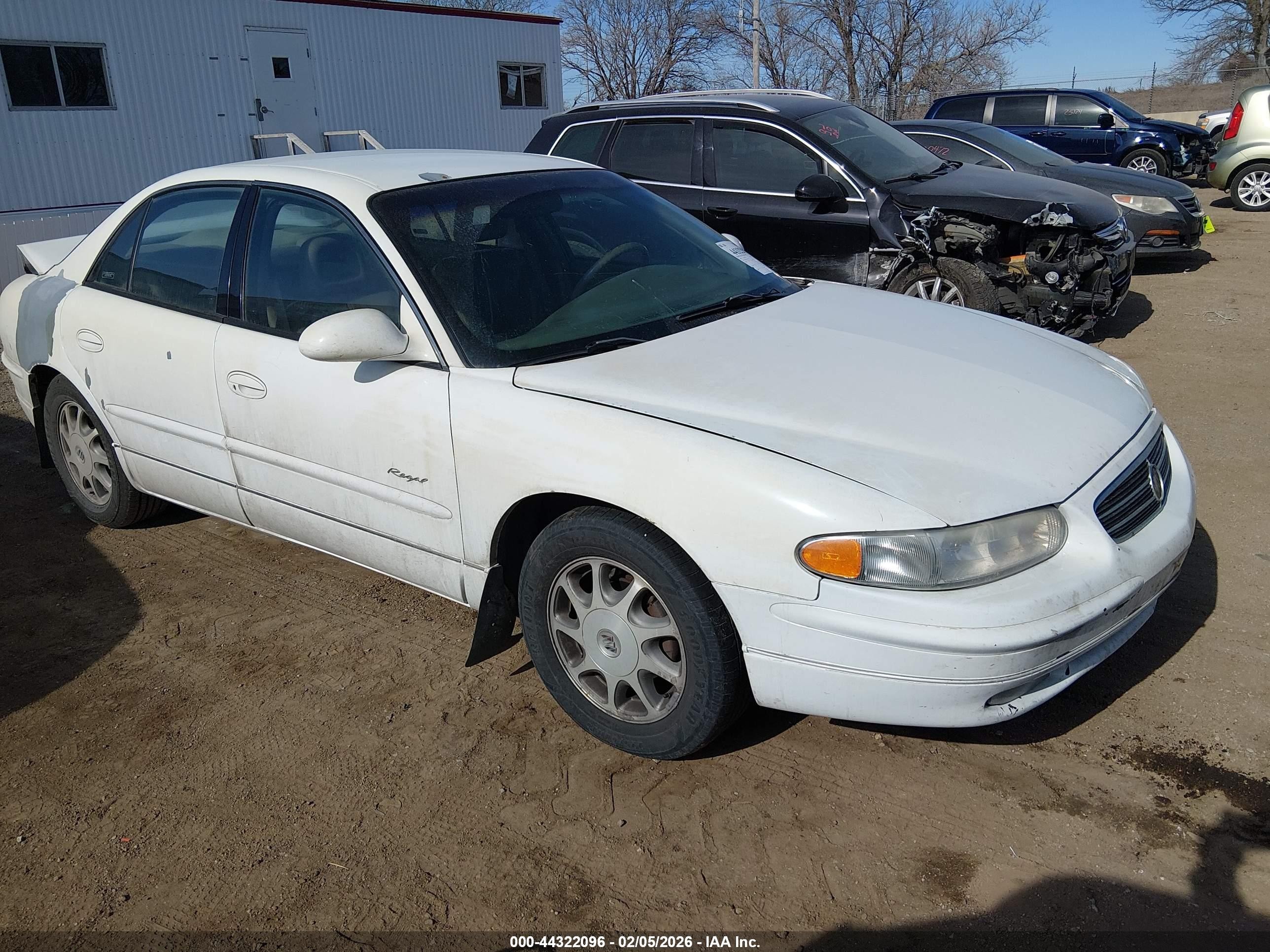 1998 Buick Regal LS, VIN 2G4WB52K7W1436319 — Зад