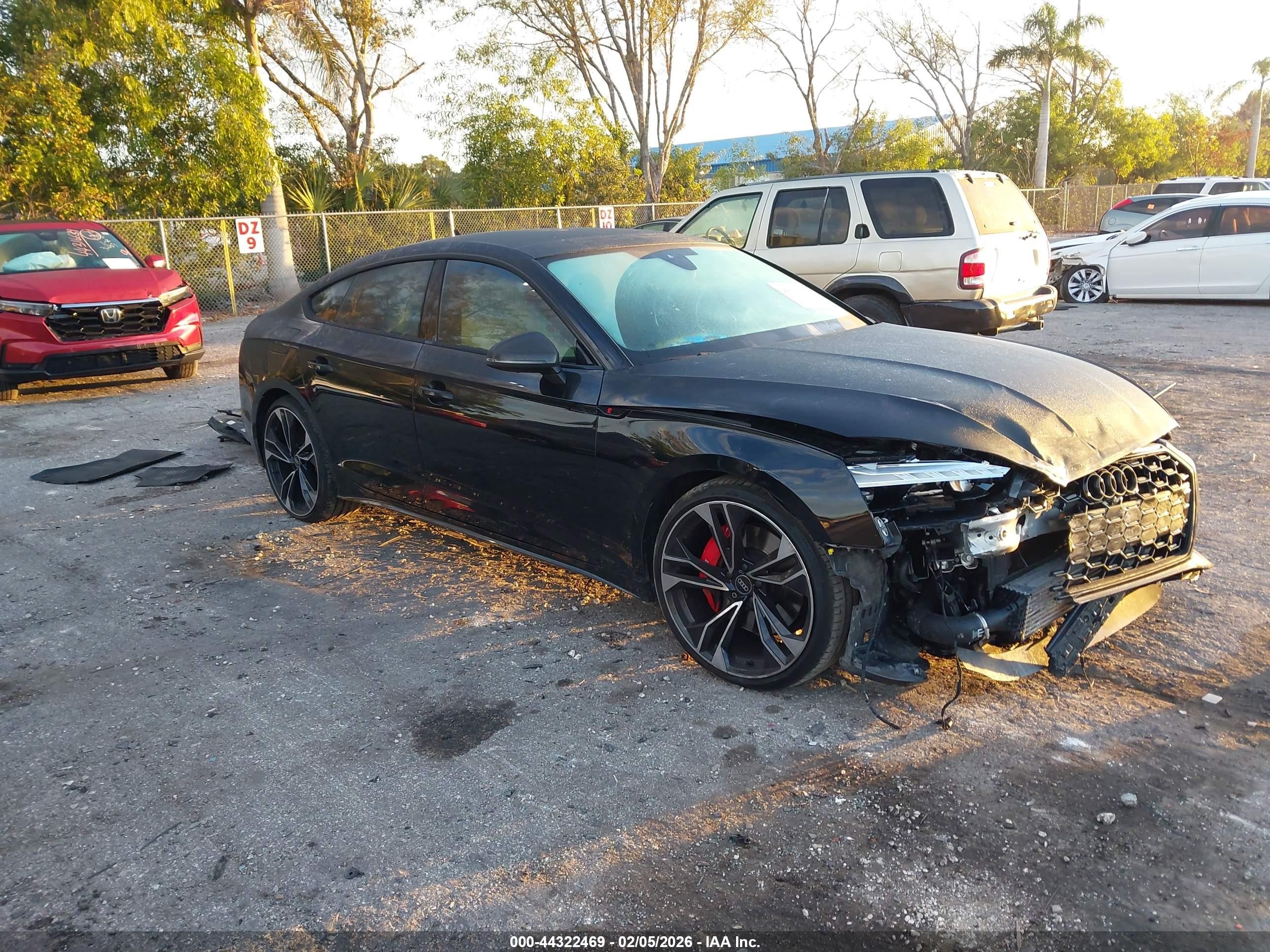 2025 Audi S5 Sportback Premium Plus, VIN WAUC4CF55SA007140 — Перед