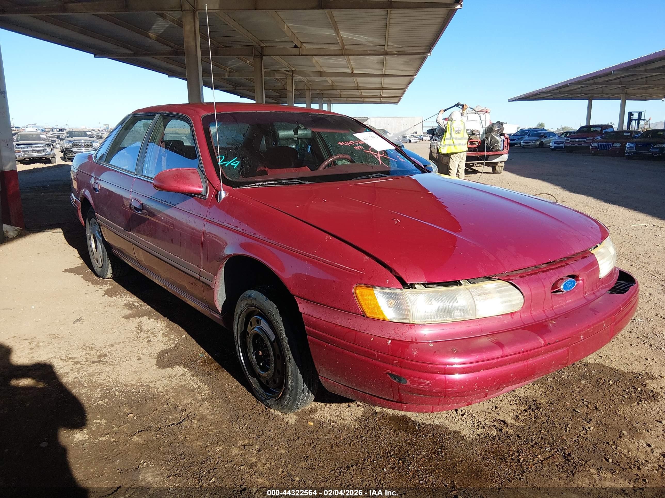 1994 Ford Taurus GL, VIN 1FALP52U2RG133035 — Normal wear
