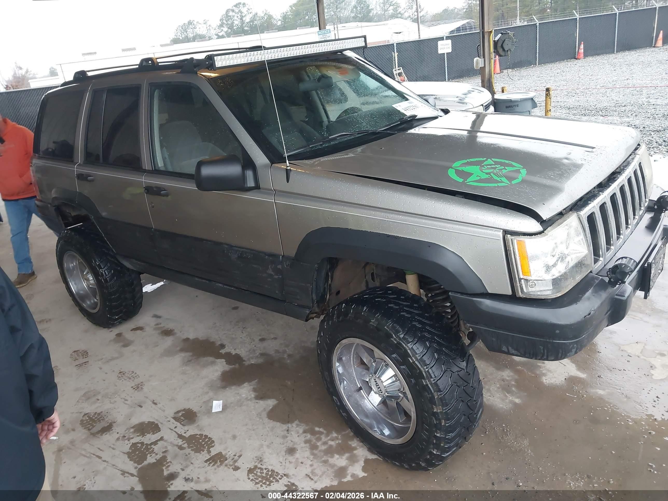 1997 Jeep Grand Cherokee Laredo, VIN 1J4GZ58S7VC730737 — Side