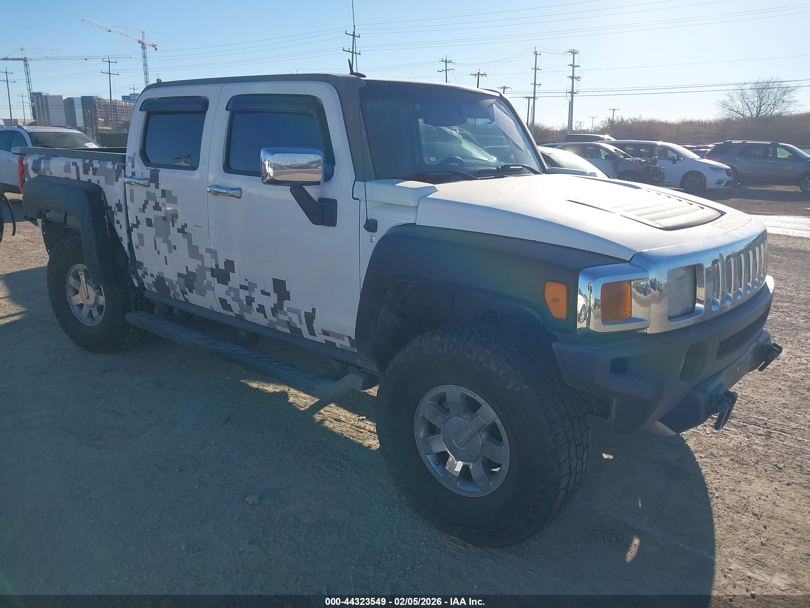 2009 Hummer H3 H3T Alpha Leather, VIN 5GNEN13L698140068 — Rear end