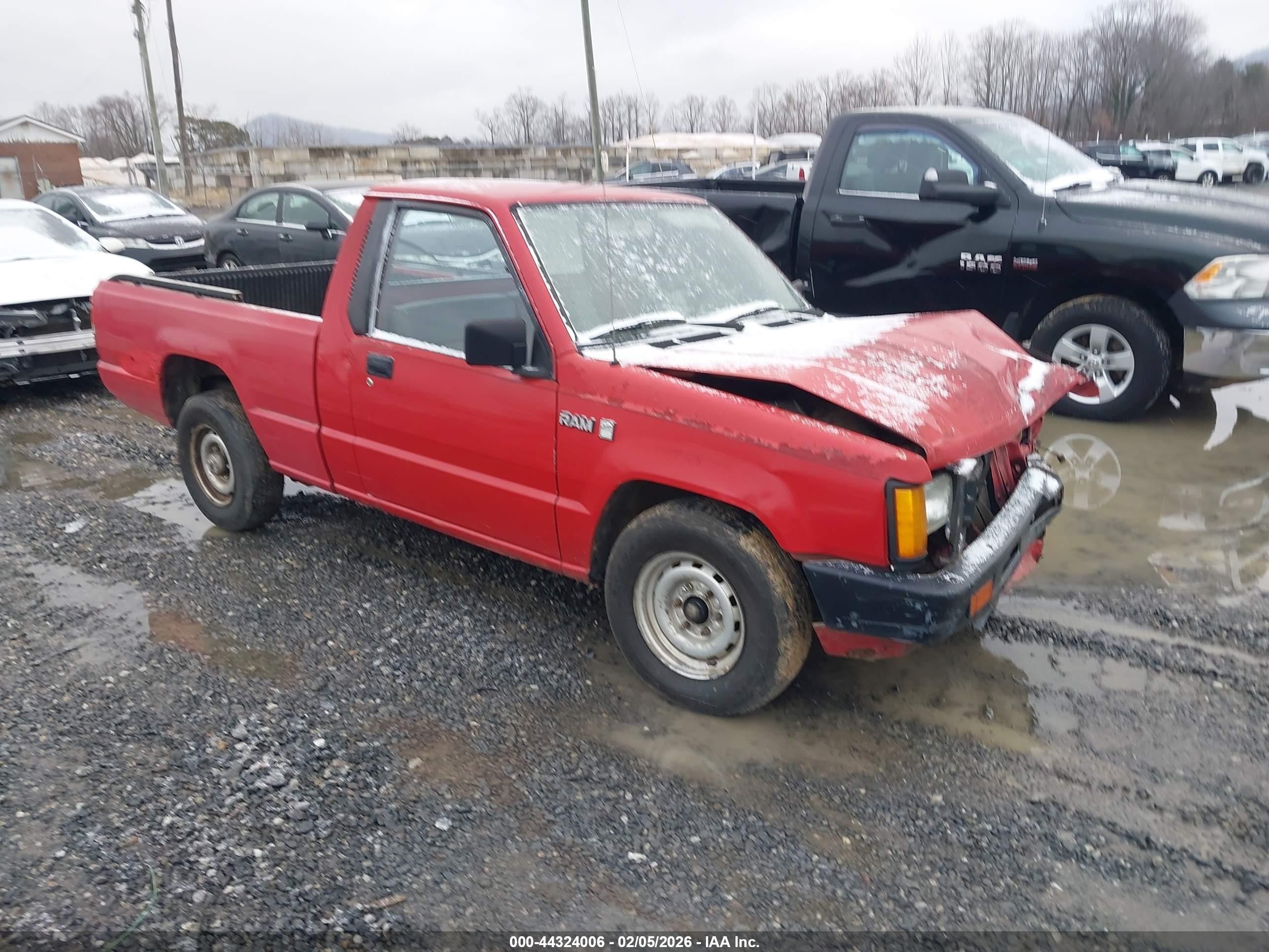1990 Dodge RAM, VIN JB7FL24W8LP032461 — Front end