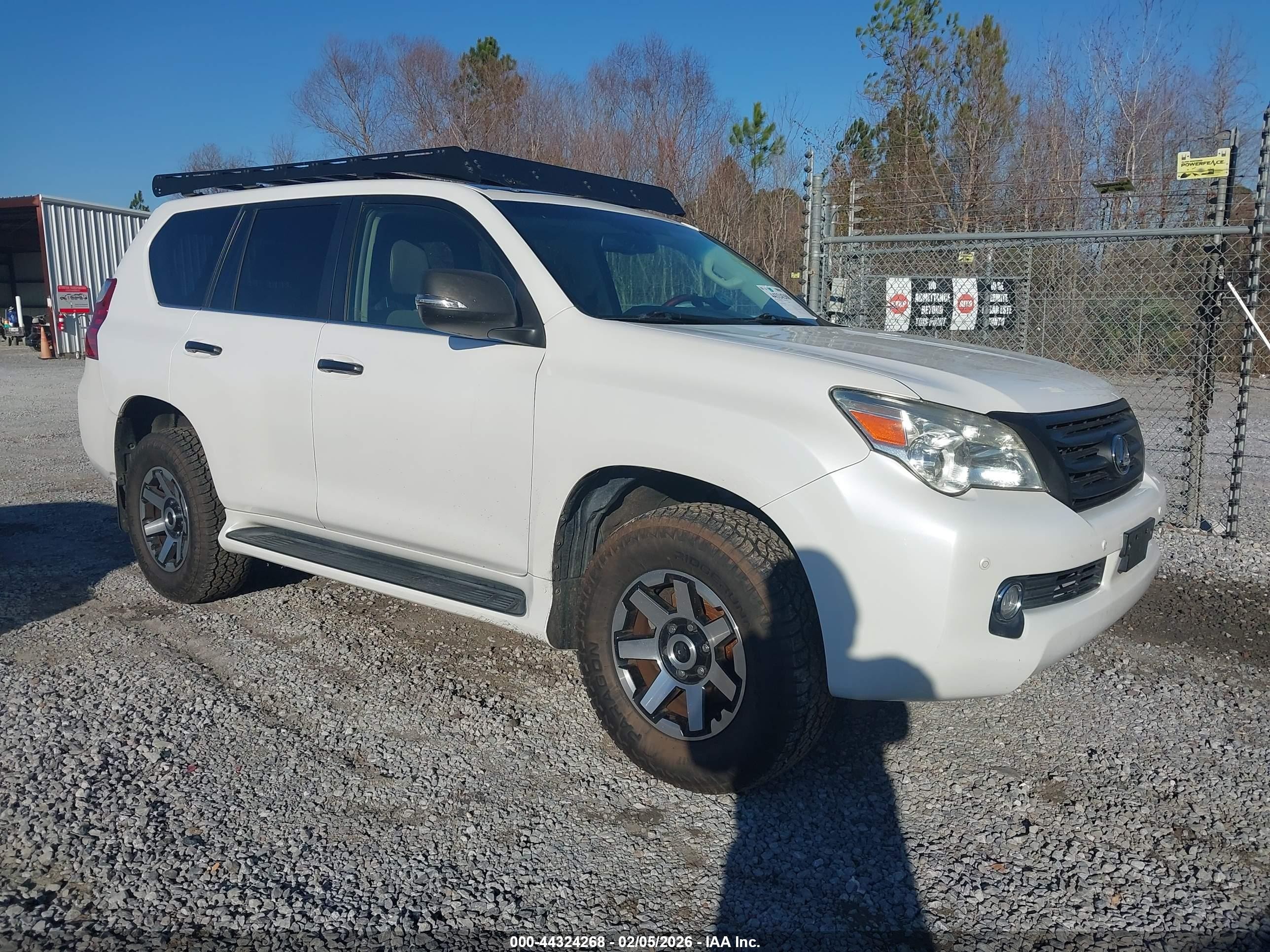 2011 Lexus GX 460, VIN JTJBM7FX3B5023706 — Rear end