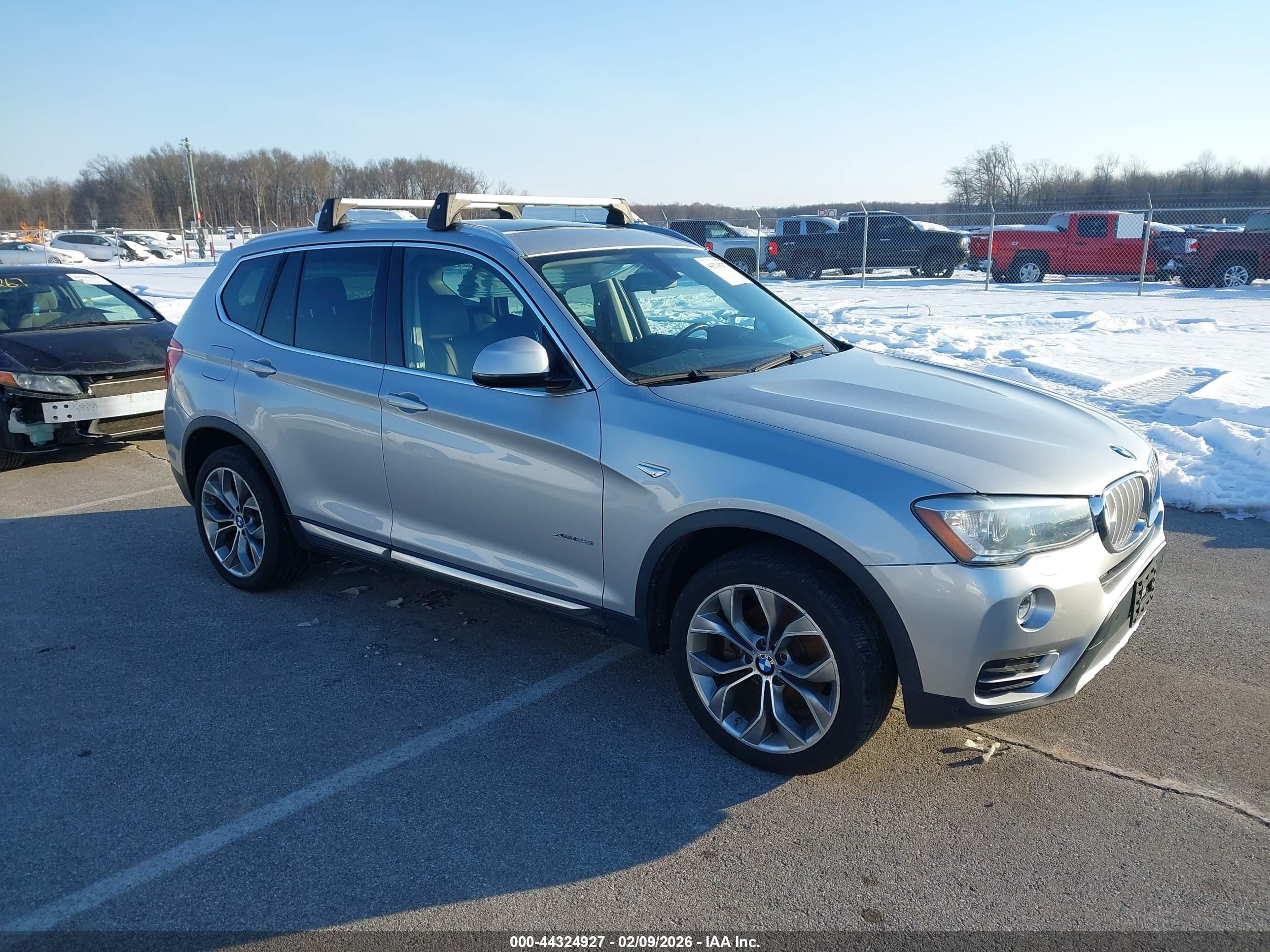 2015 BMW X3 xDrive28i, VIN 5UXWX9C52F0D61225 — Side