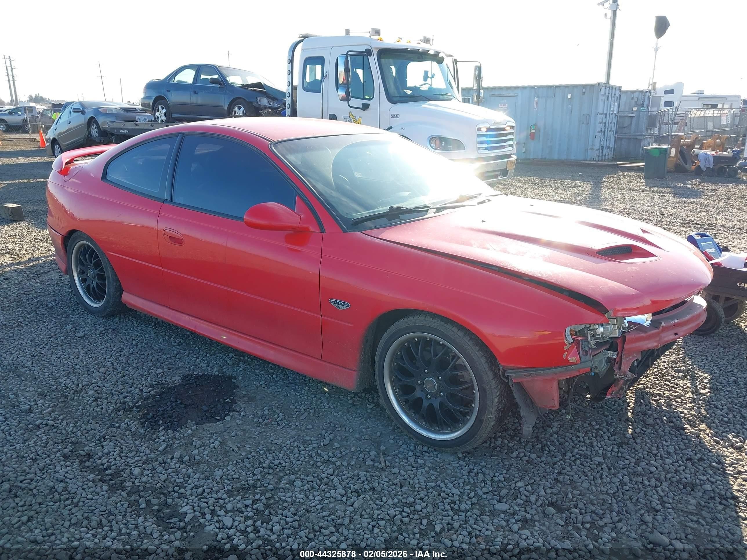 2004 Pontiac GTO, VIN 6G2VX12G84L241687 — Front end