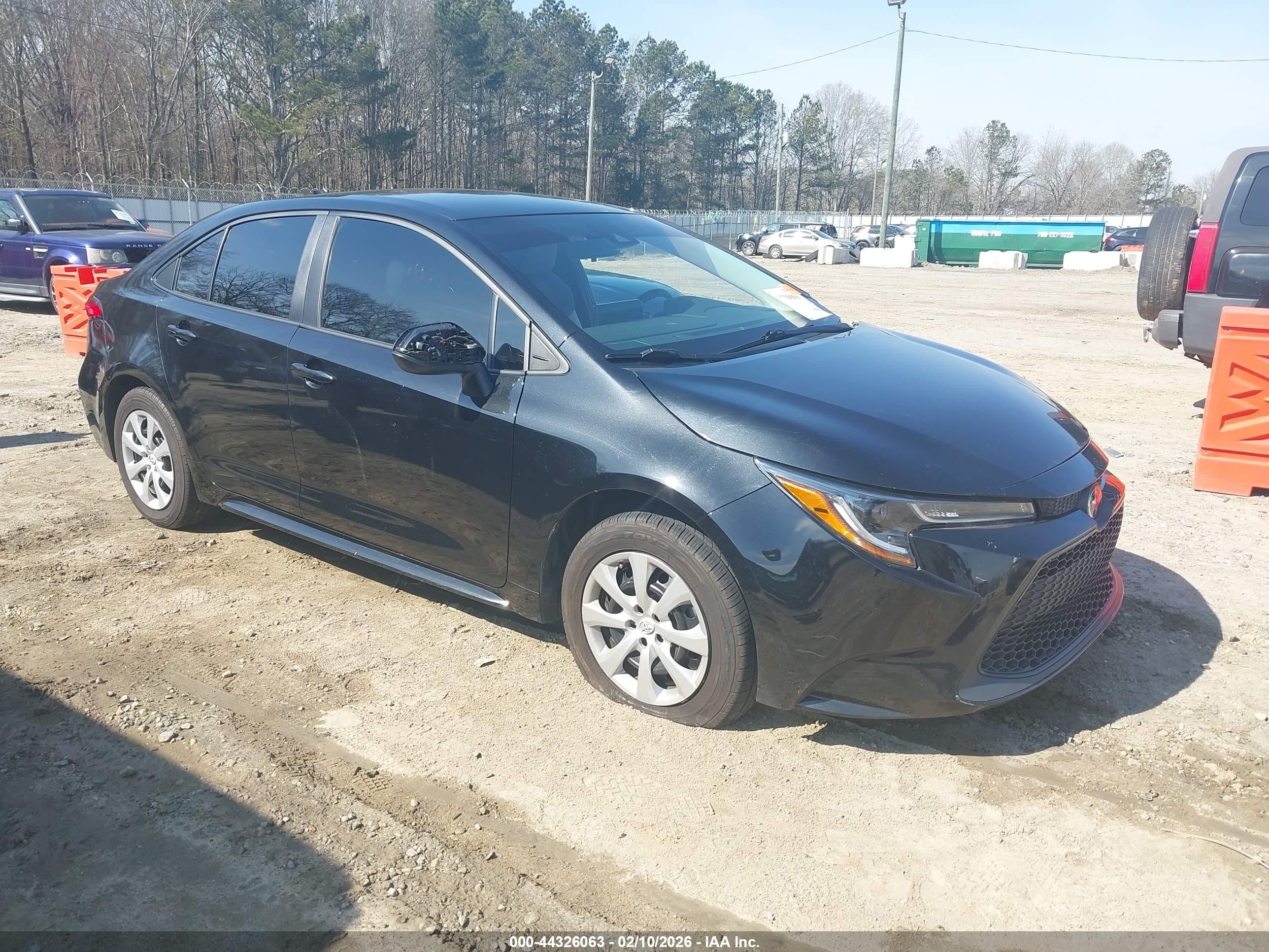 2022 Toyota Corolla LE, VIN 5YFEPMAEXNP311967 — Side