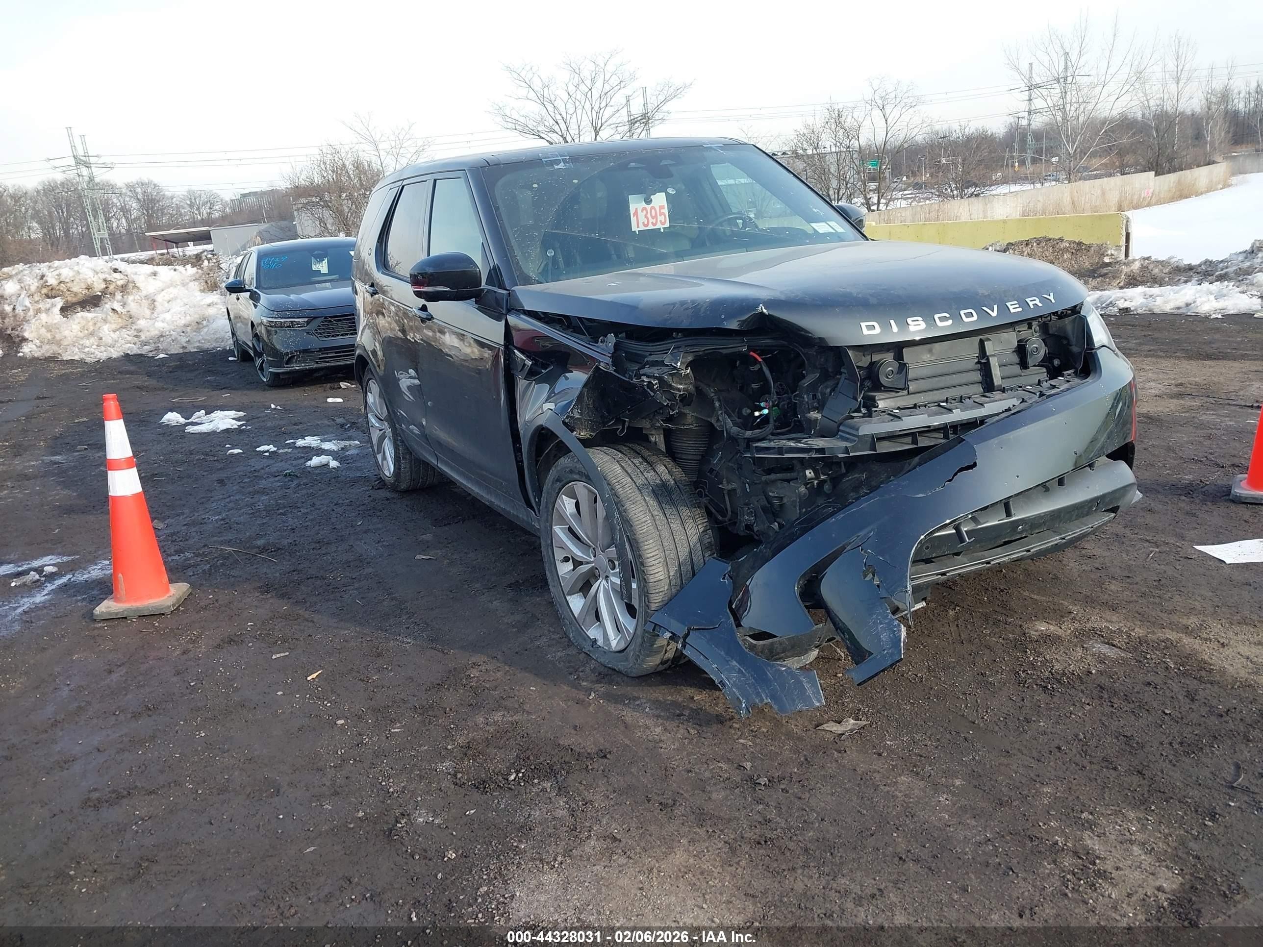 2023 Land Rover Discovery S, VIN SALRJ2EX7P2484956 — Front end