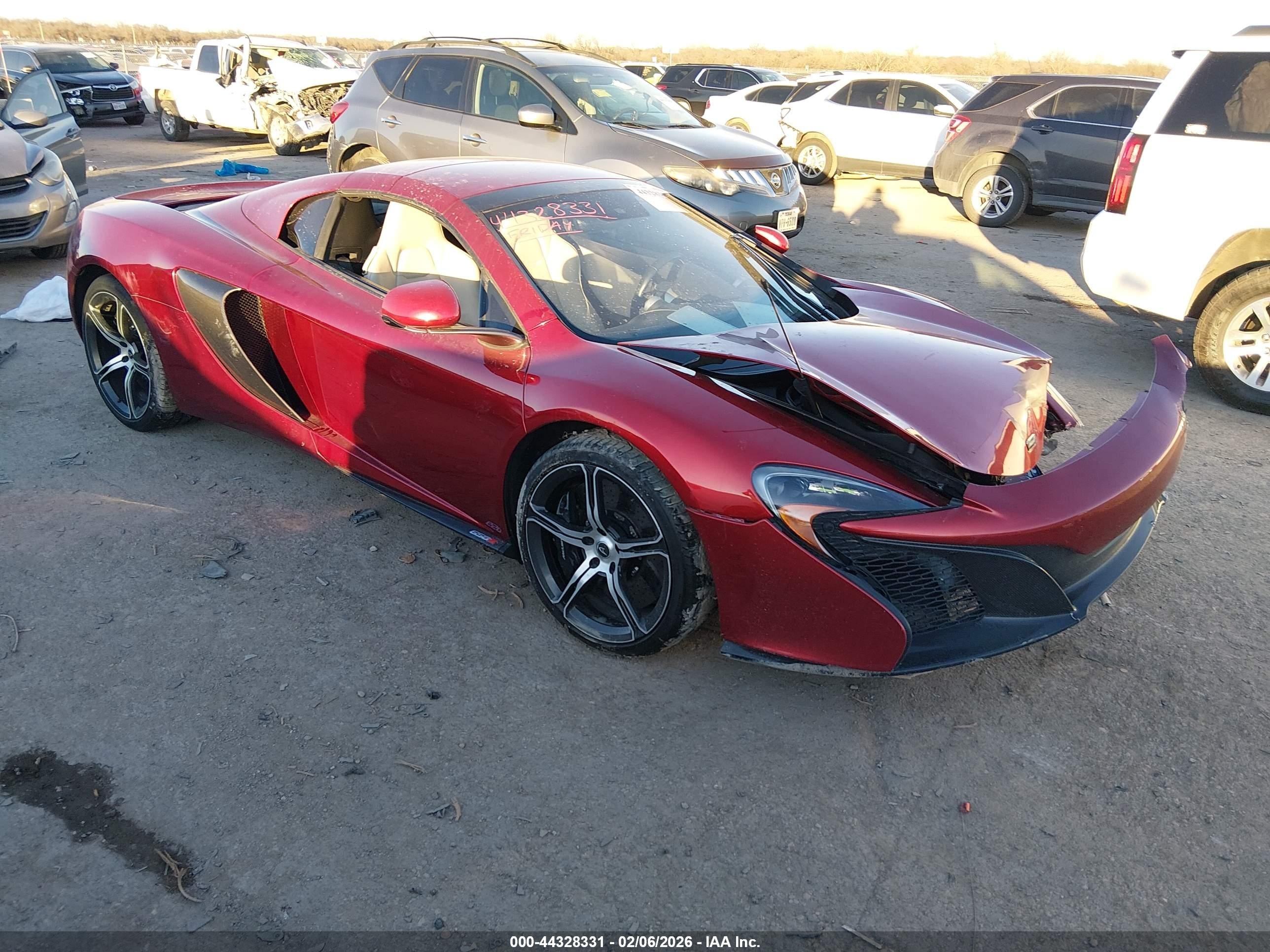 2015 McLaren 650S, VIN SBM11FAA2FW004592 — Front end