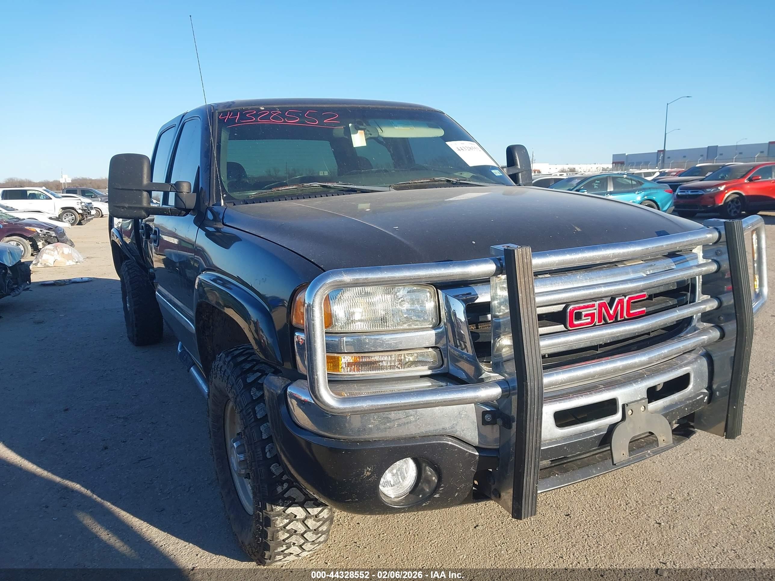 2003 GMC Sierra 1500HD SLE, VIN 1GTGK13U93F158769 — Side