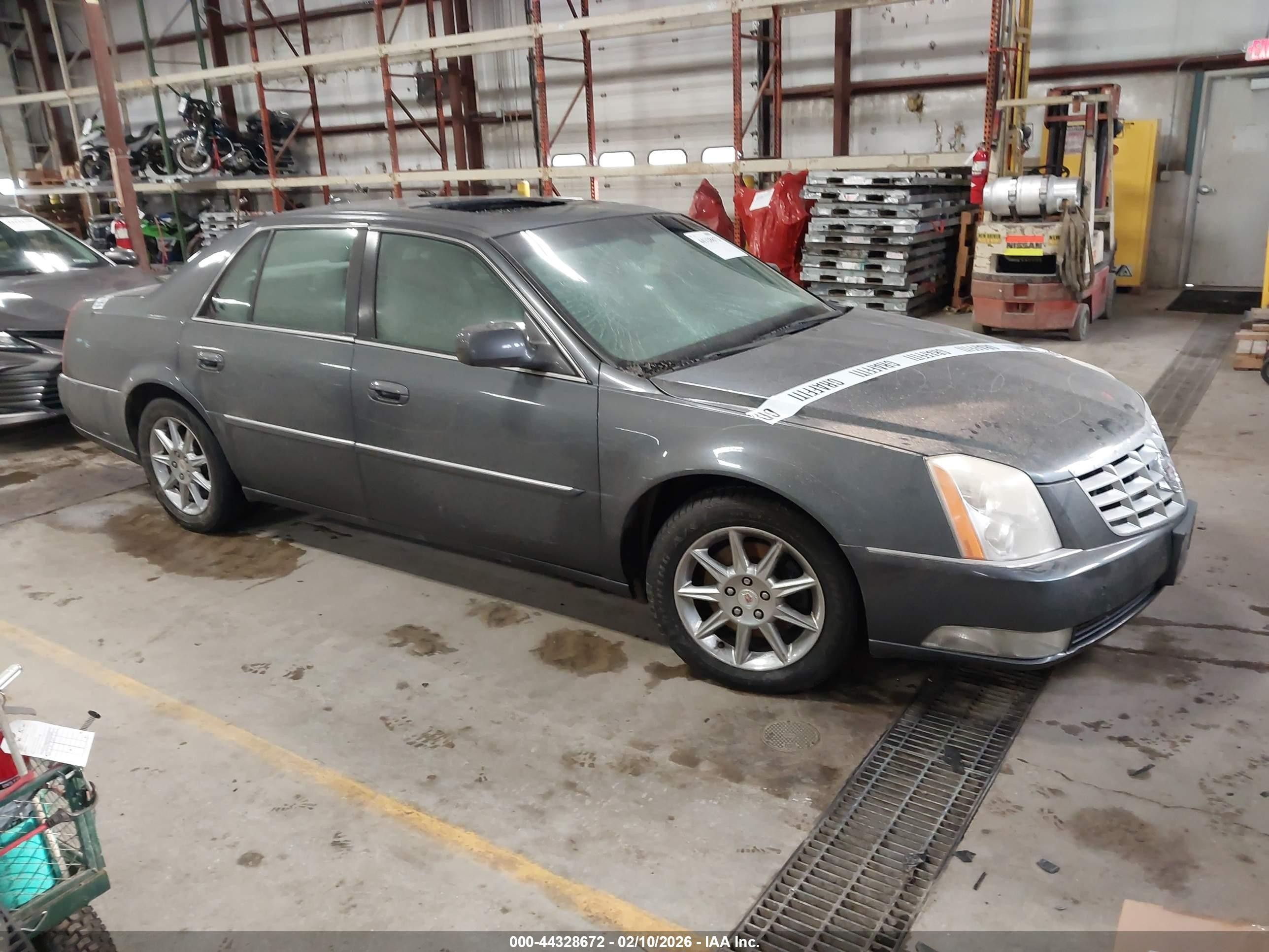 2010 Cadillac DTS 1SC, VIN 1G6KD5EYXAU138568 — Крыша