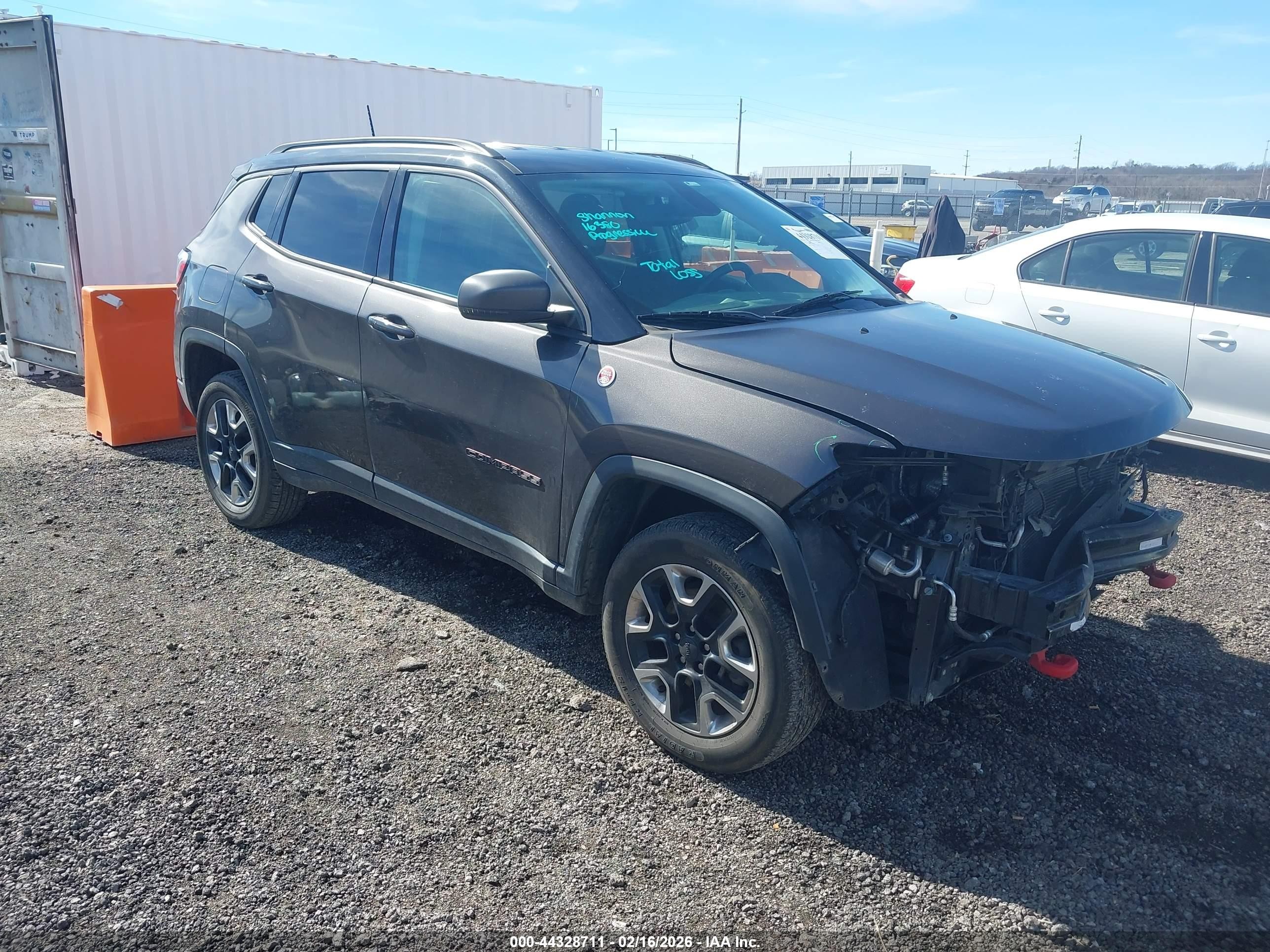 2018 Jeep Compass Trailhawk, VIN 3C4NJDDB7JT450836 — Front end