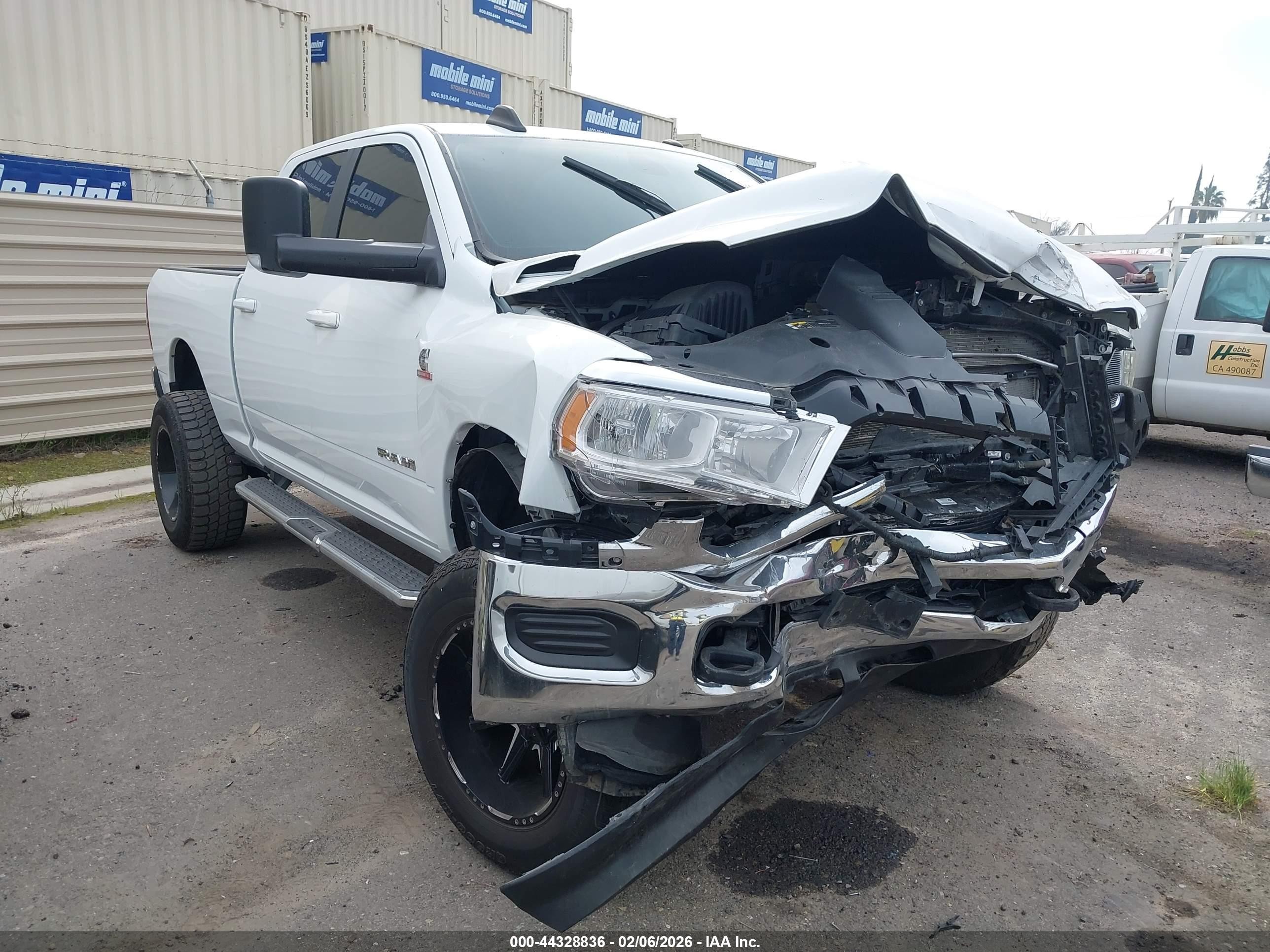 2022 Ram 2500 Big Horn, VIN 3C6UR5DL5NG297043 — Перед