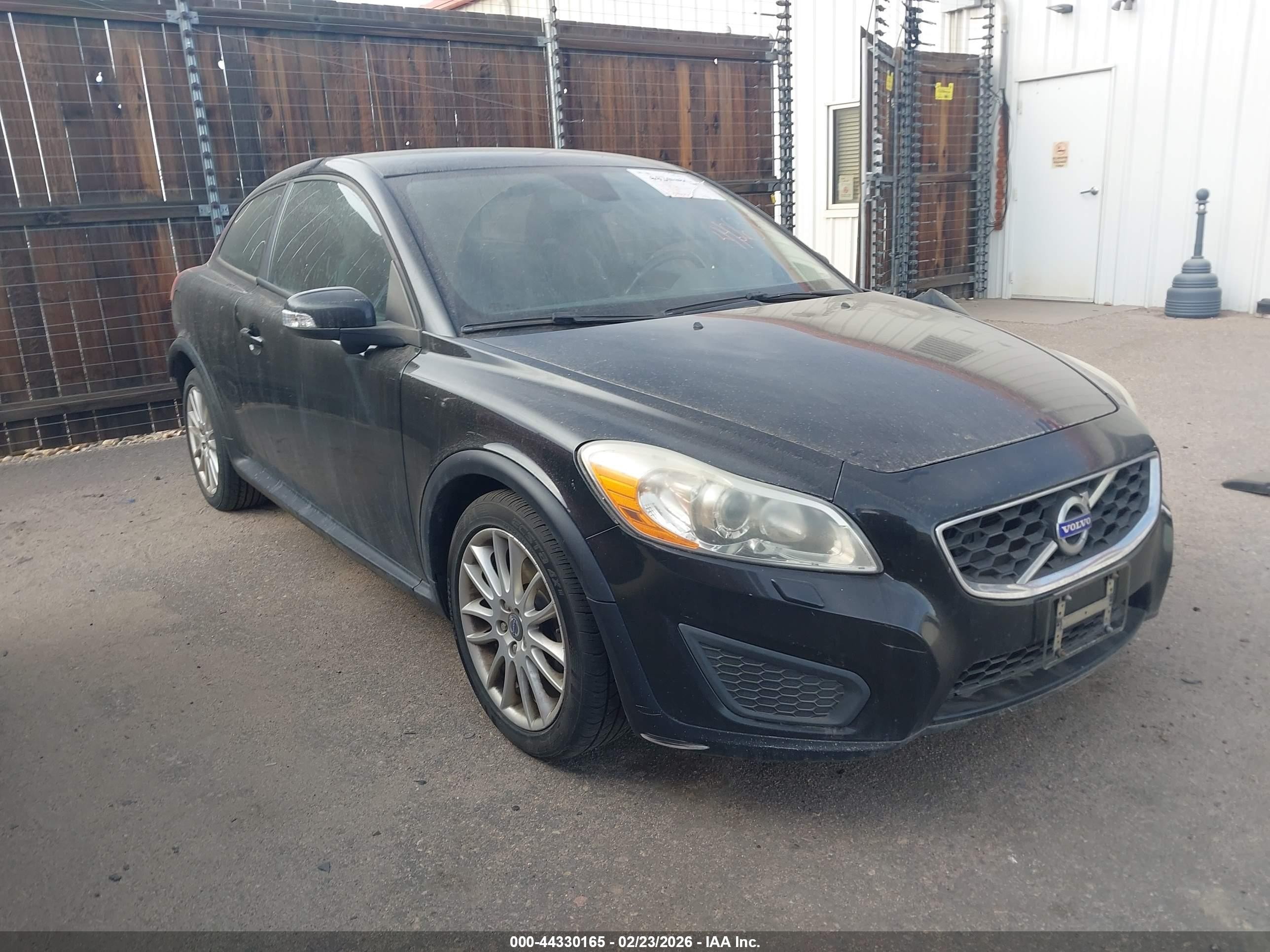 2011 Volvo C30, VIN YV1672MK3B2238987 — Зад