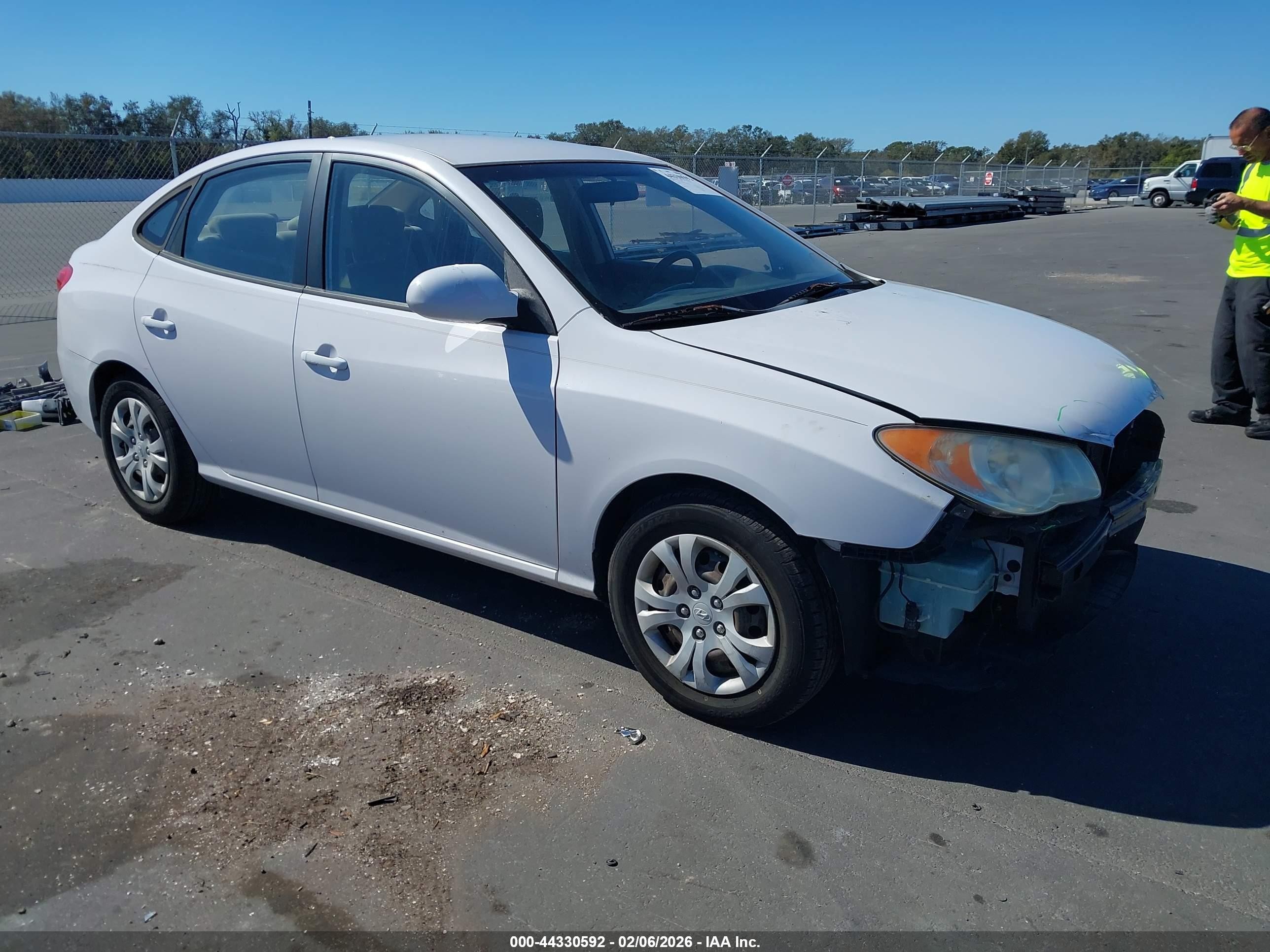 2010 Hyundai Elantra GLS, VIN KMHDU4AD2AU851334 — Front end