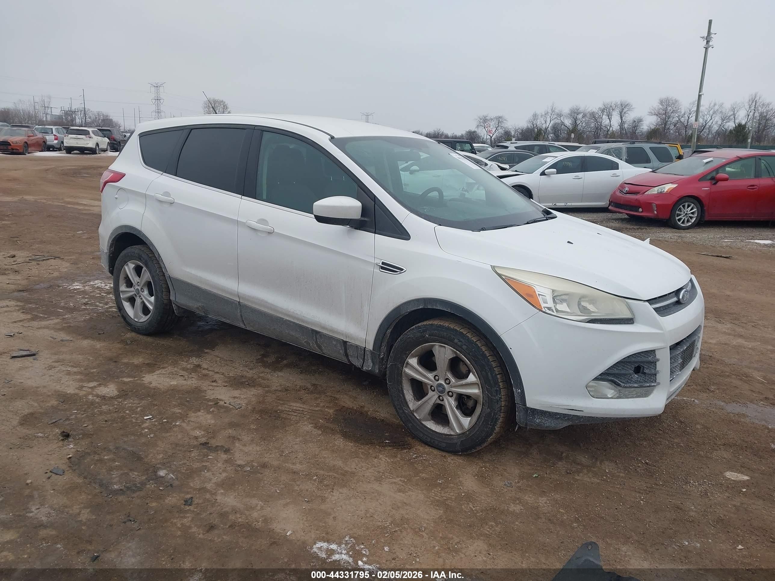 2015 Ford Escape SE, VIN 1FMCU9GX2FUA93674 — Front end