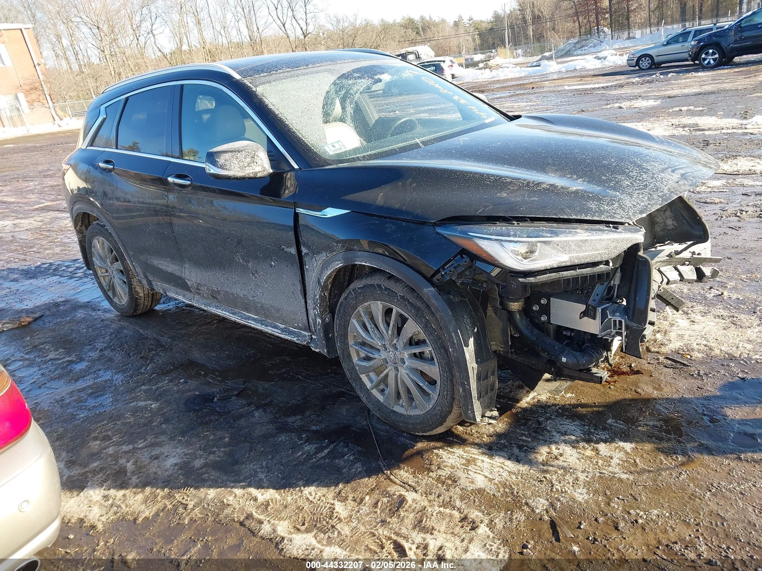 2023 Infiniti QX50 Luxe, VIN 3PCAJ5BBXPF119330 — Front end