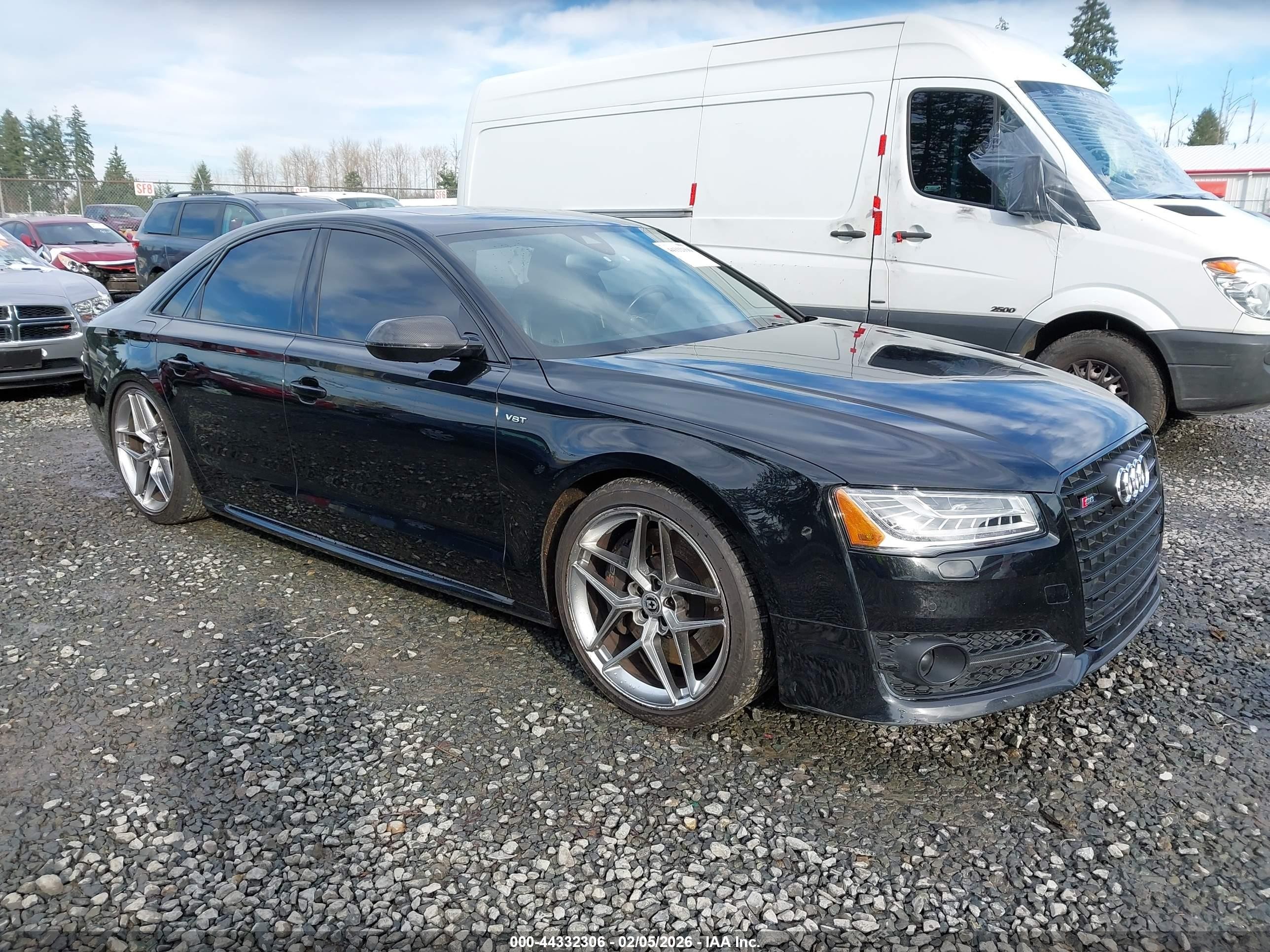 2016 Audi S8 Plus, VIN WUAJ5AFD9GN900529 — Front end