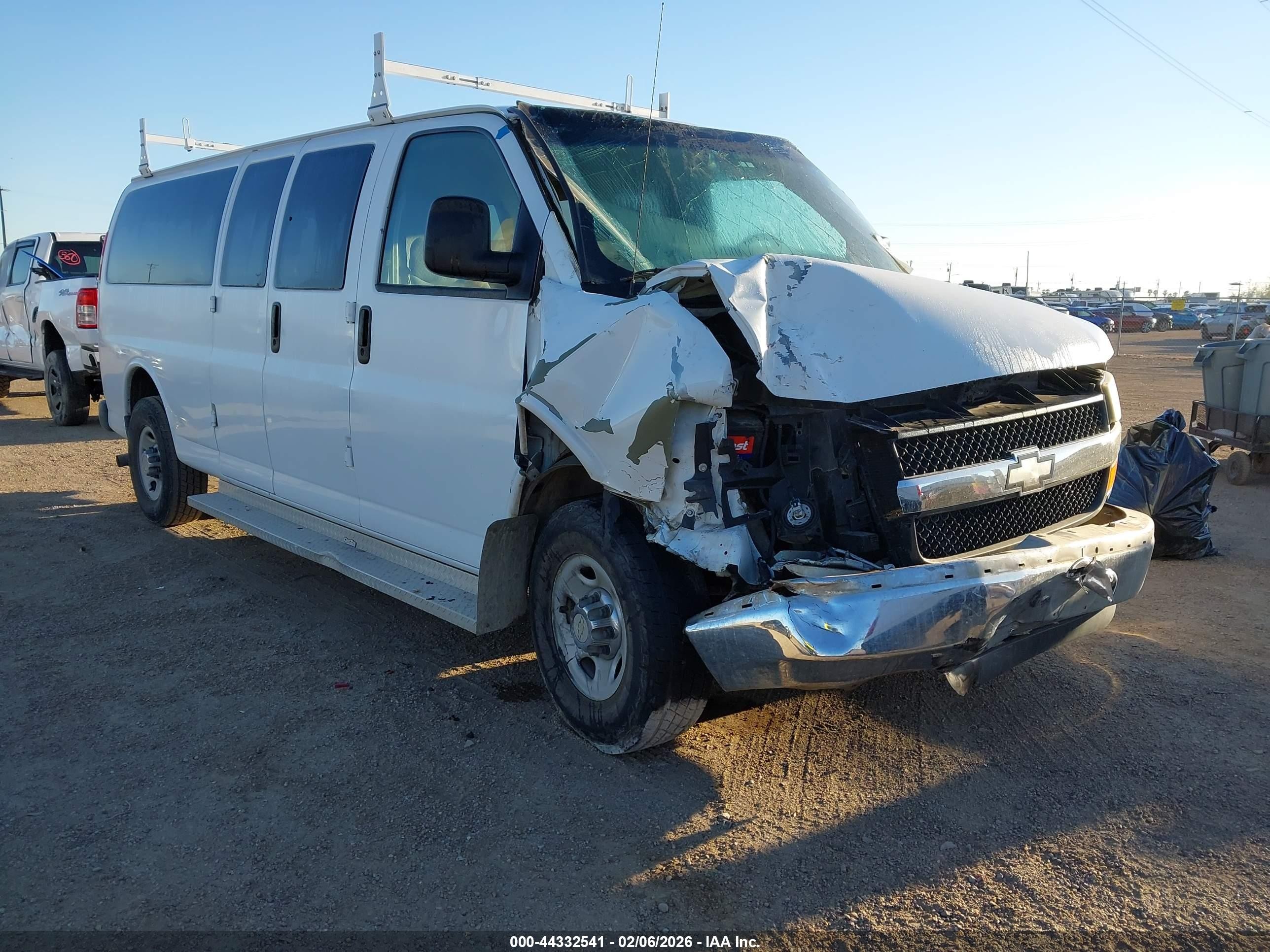 2007 Chevrolet Express Passenger, VIN 1GAHG39U871184333 — Front end