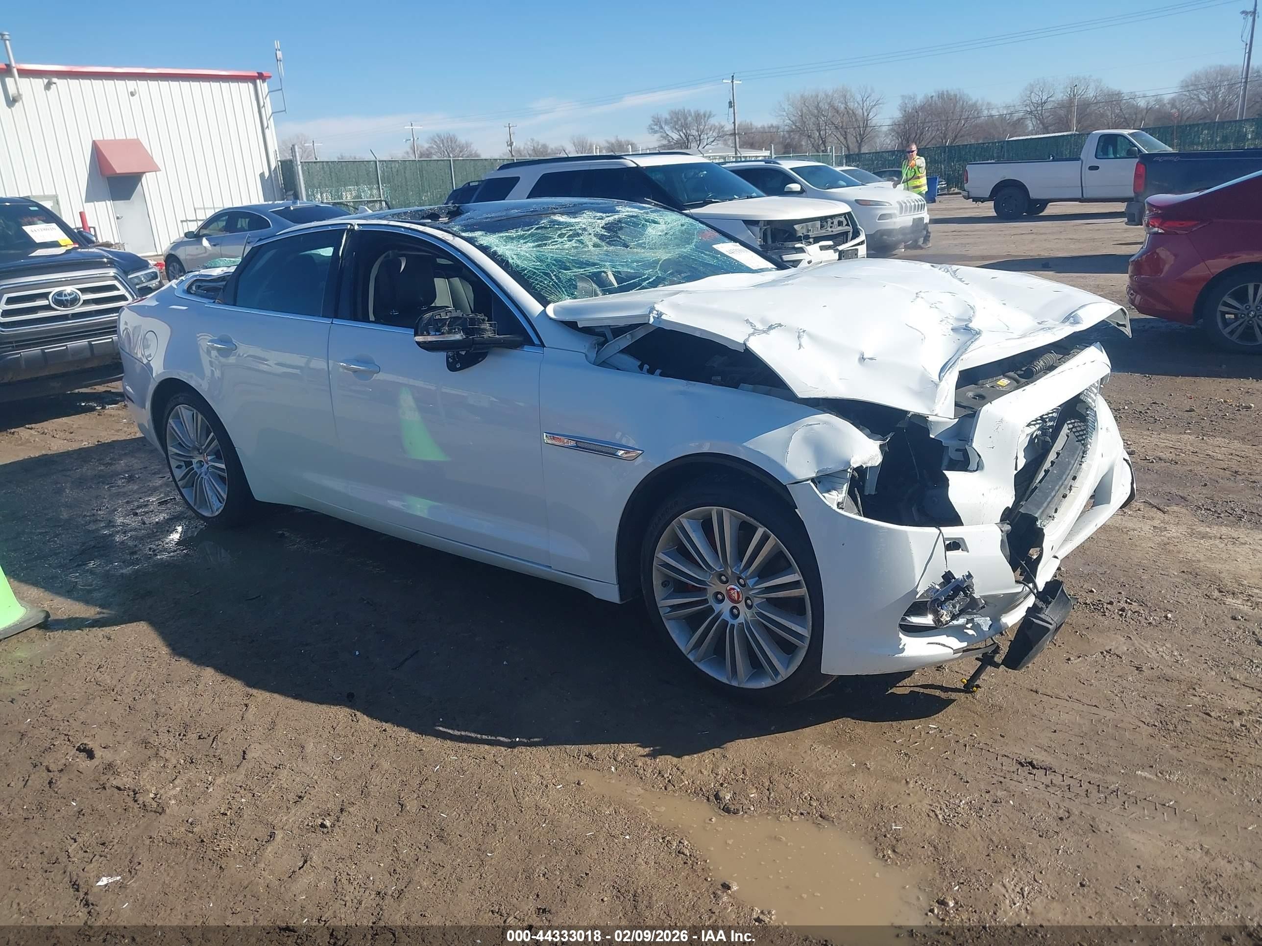 2015 Jaguar XJ, VIN SAJWJ1CD4F8V80635 — Rollover