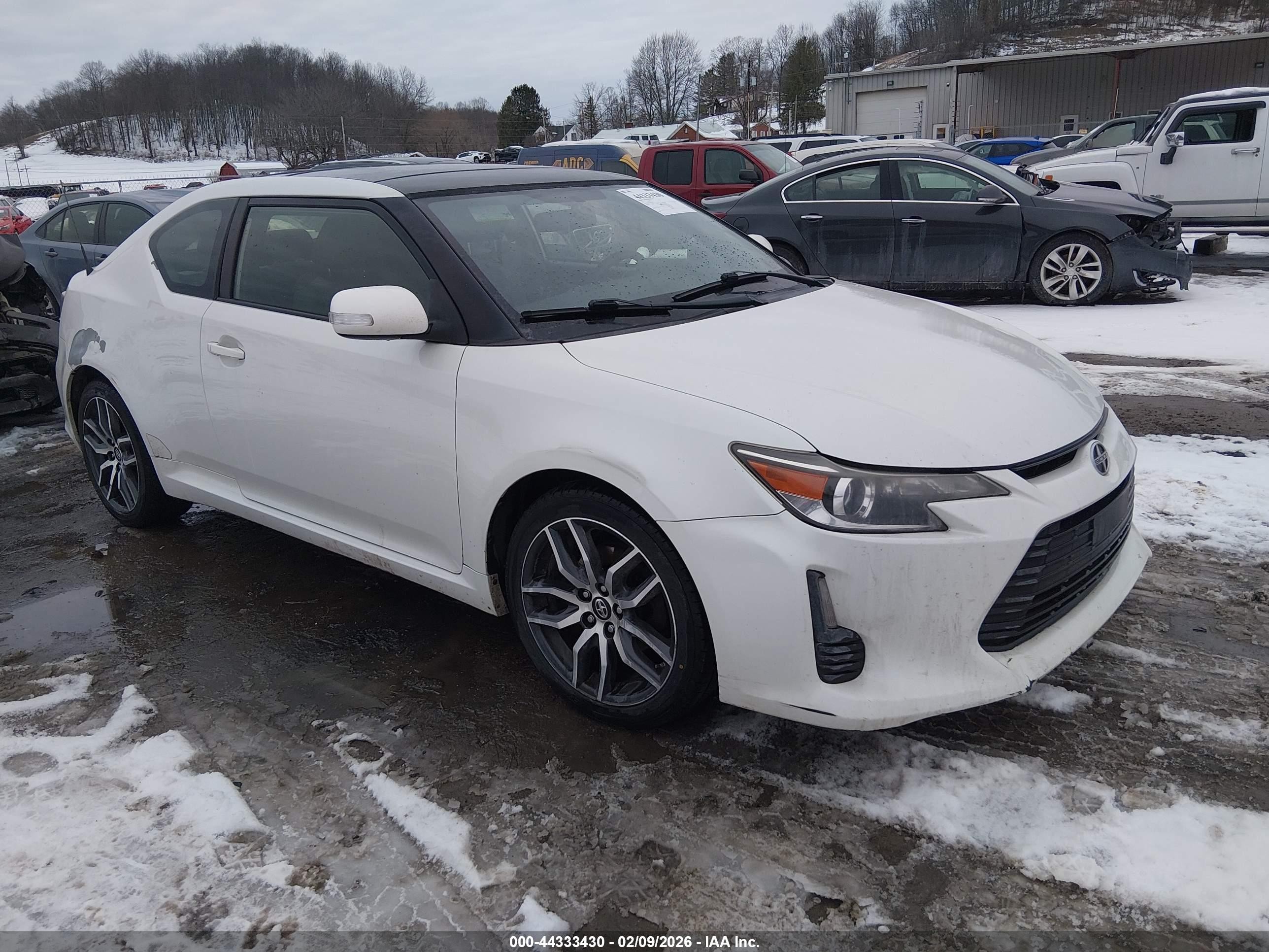 2015 Scion tC, VIN JTKJF5C74FJ001611 — Front end