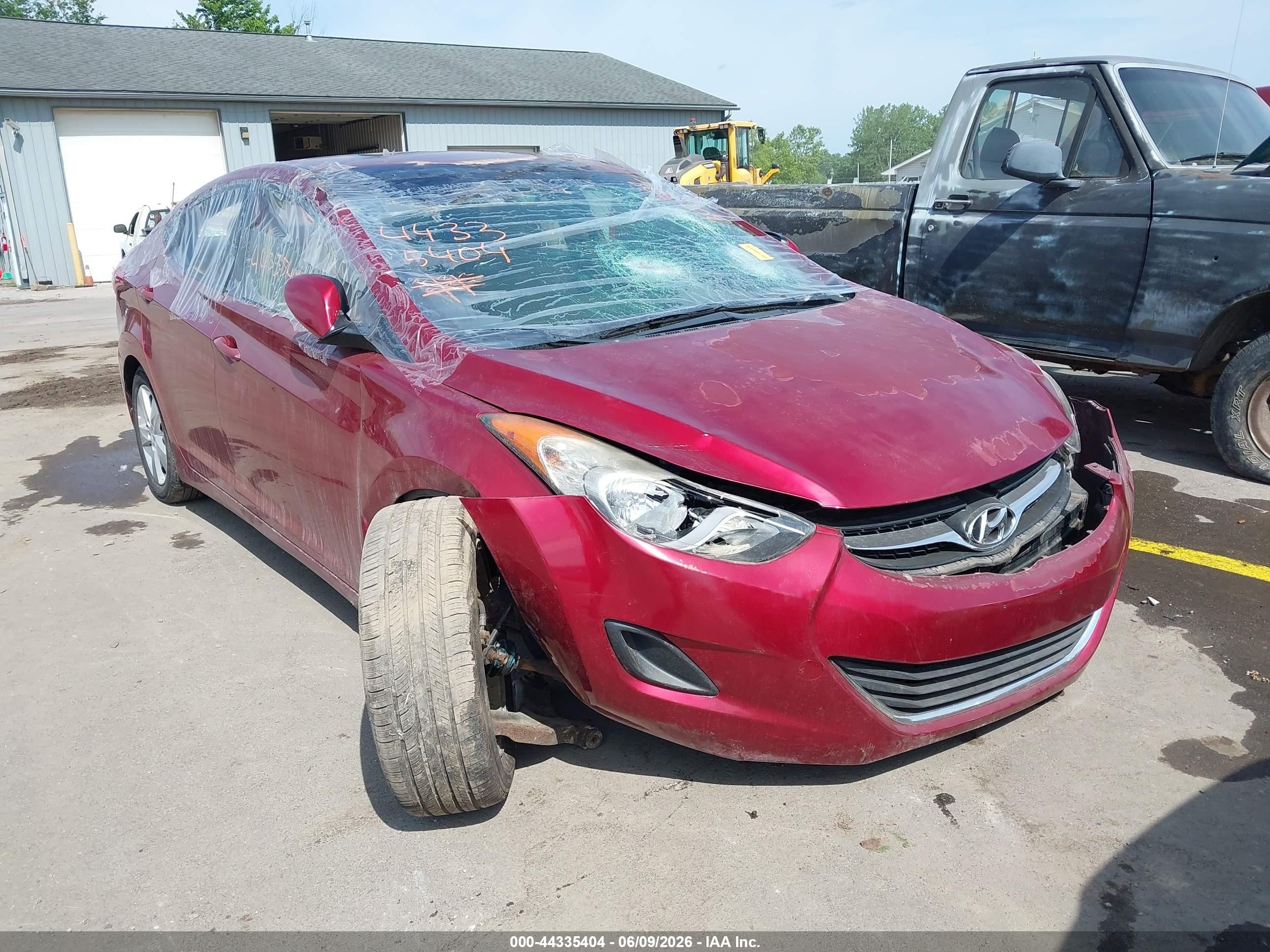 2013 Hyundai Elantra Limited, VIN 5NPDH4AE9DH300382 — Пожар в салоне