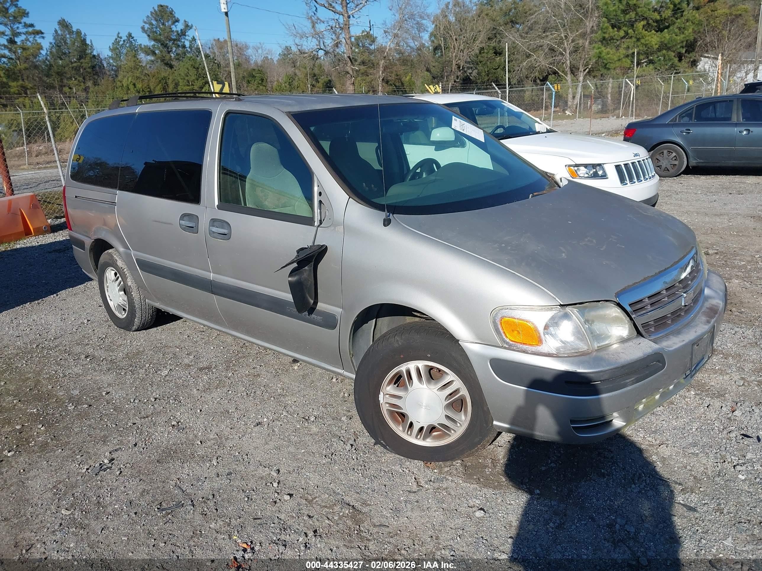 2004 Chevrolet Venture LS, VIN 1GNDX03E64D156764 — Front end