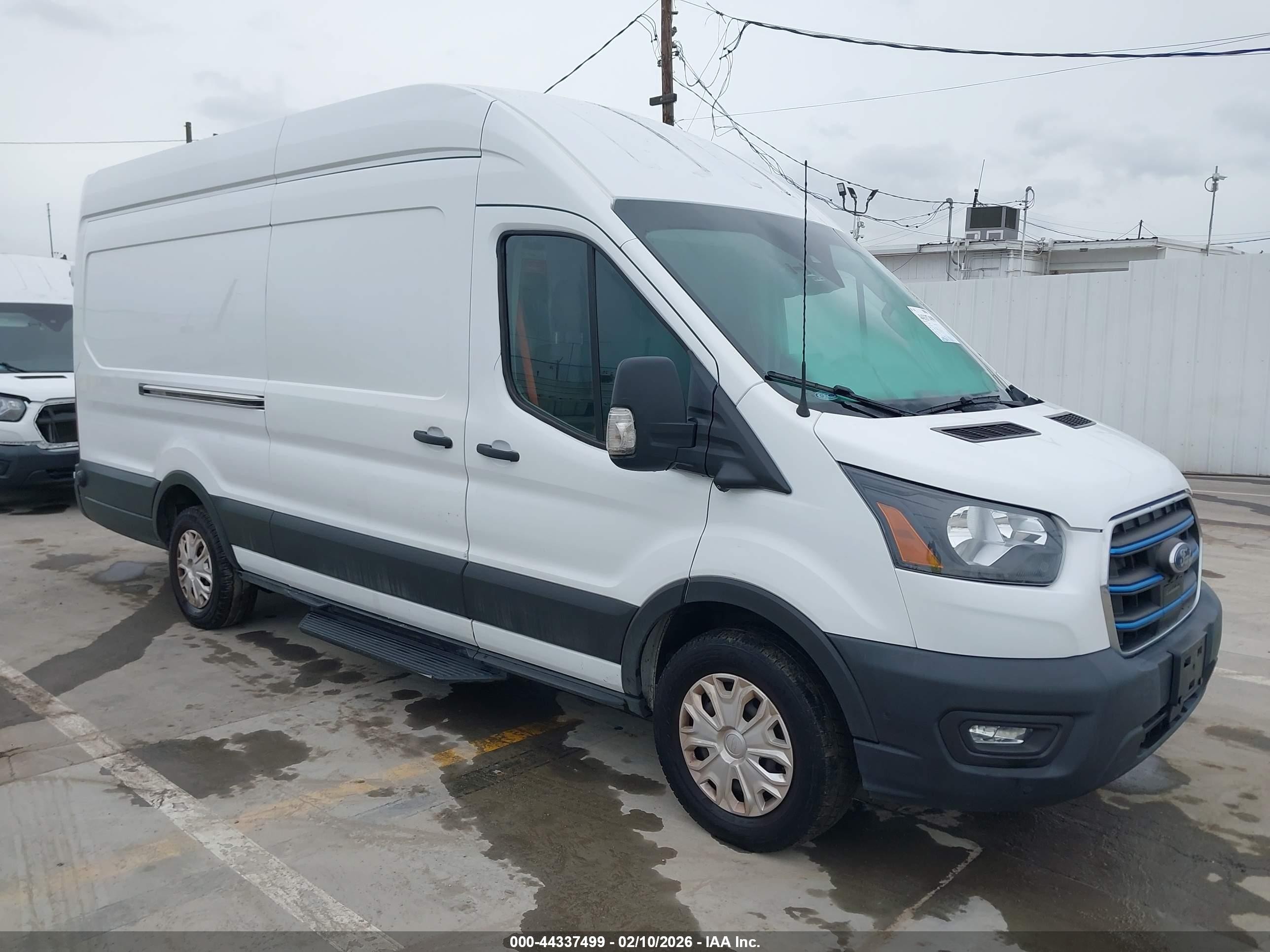 2022 Ford E-Transit Cargo, VIN 1FTBW3XK7NKA08284 — Rear end