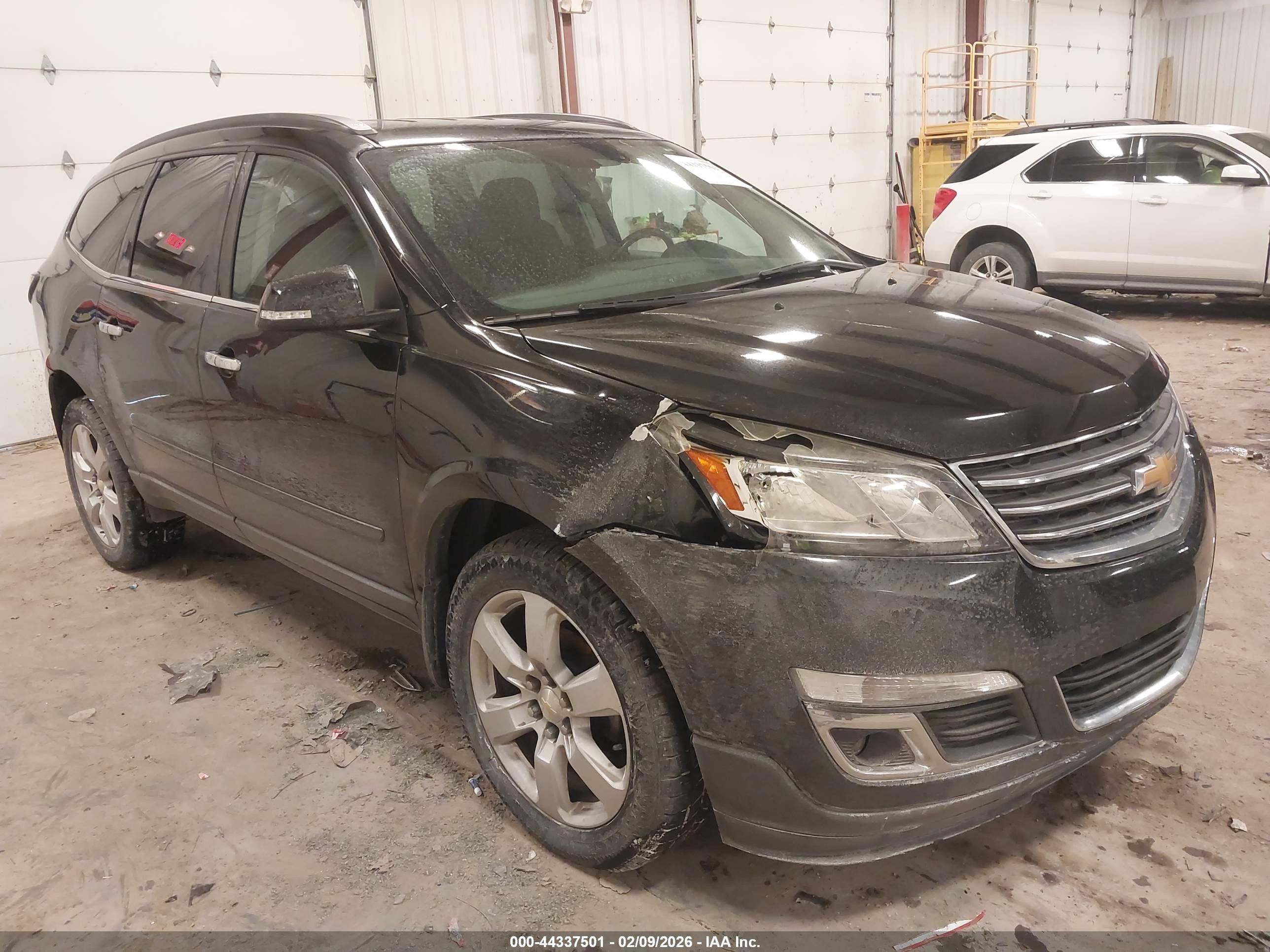 2017 Chevrolet Traverse LT, VIN 1GNKRGKD6HJ148660 — Front end