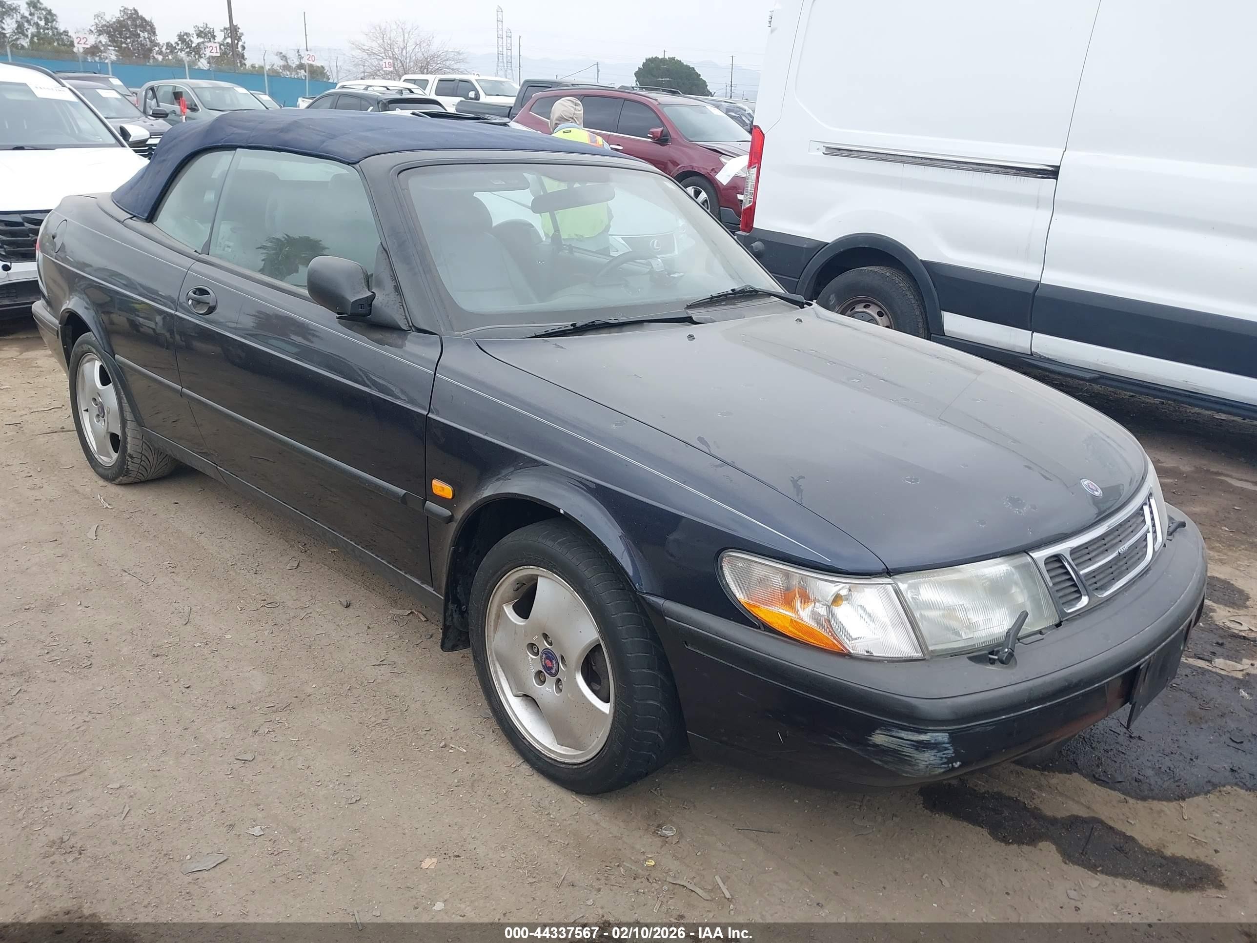 1997 Saab 900, VIN YS3DF78N9V7013426 — Normal wear
