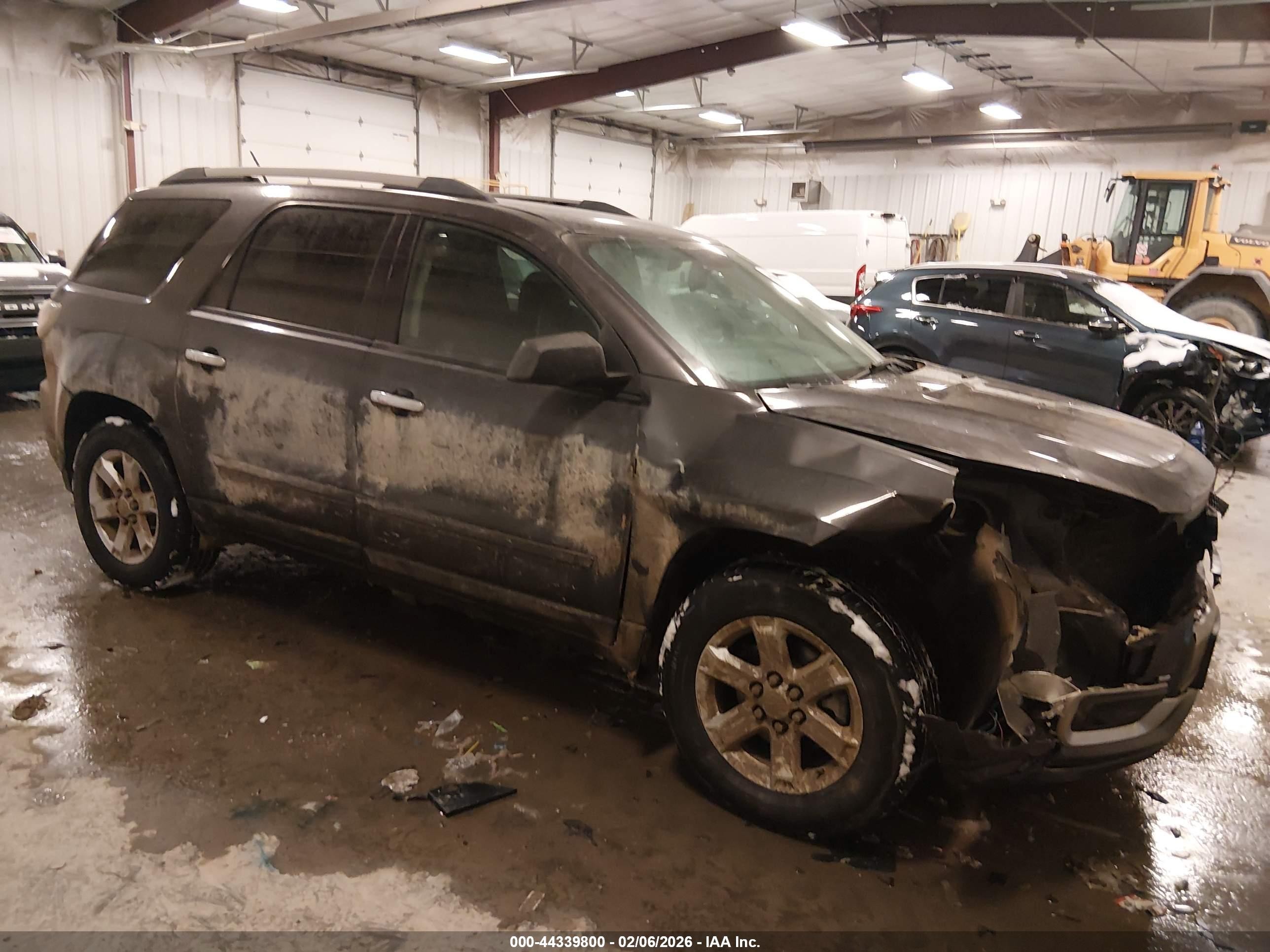 2014 GMC Acadia SLE, VIN 1GKKVPKD8EJ251339 — Front end