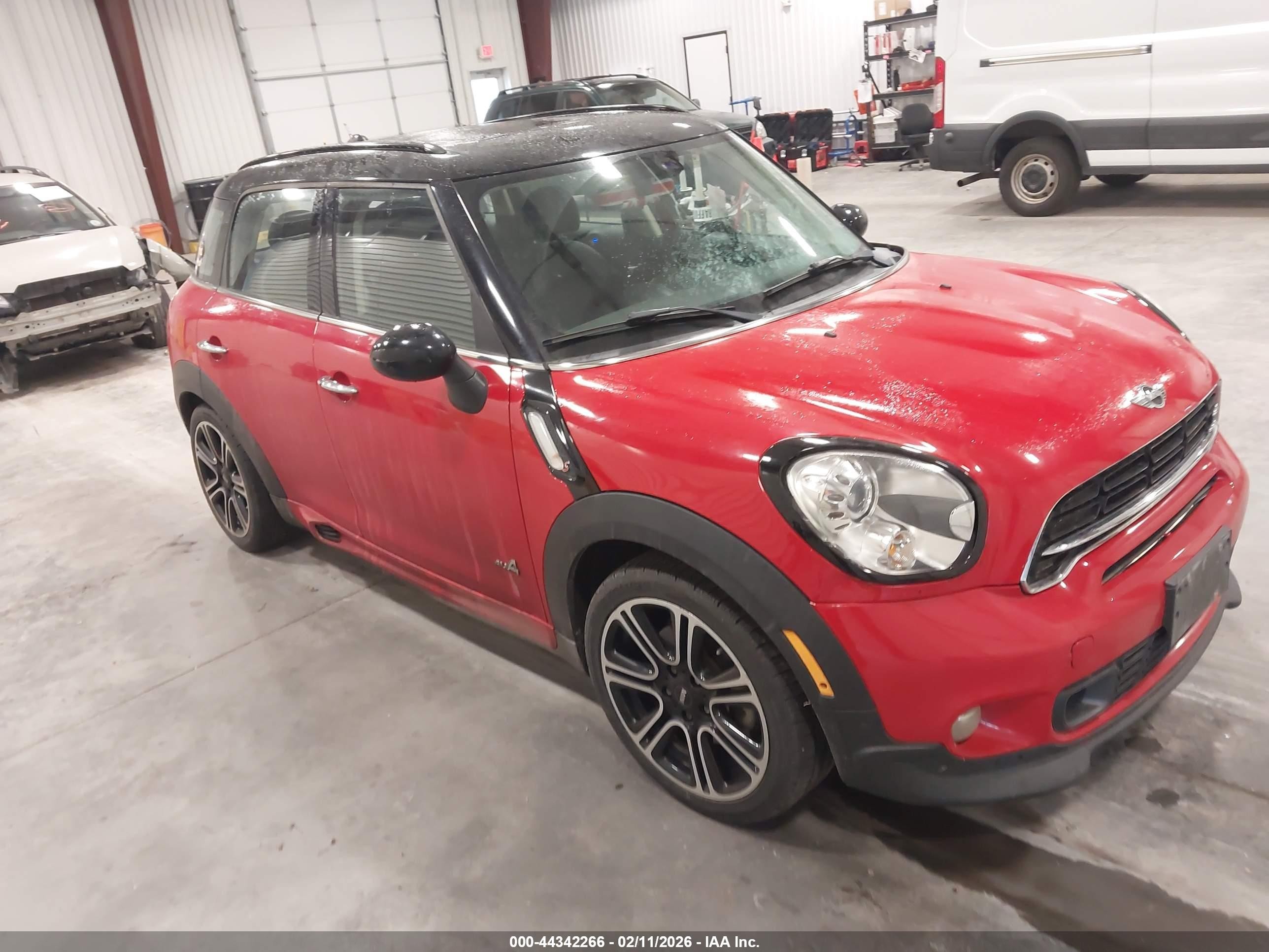 2015 MINI Countryman S, VIN WMWZC5C5XFWM19043 — Normal wear
