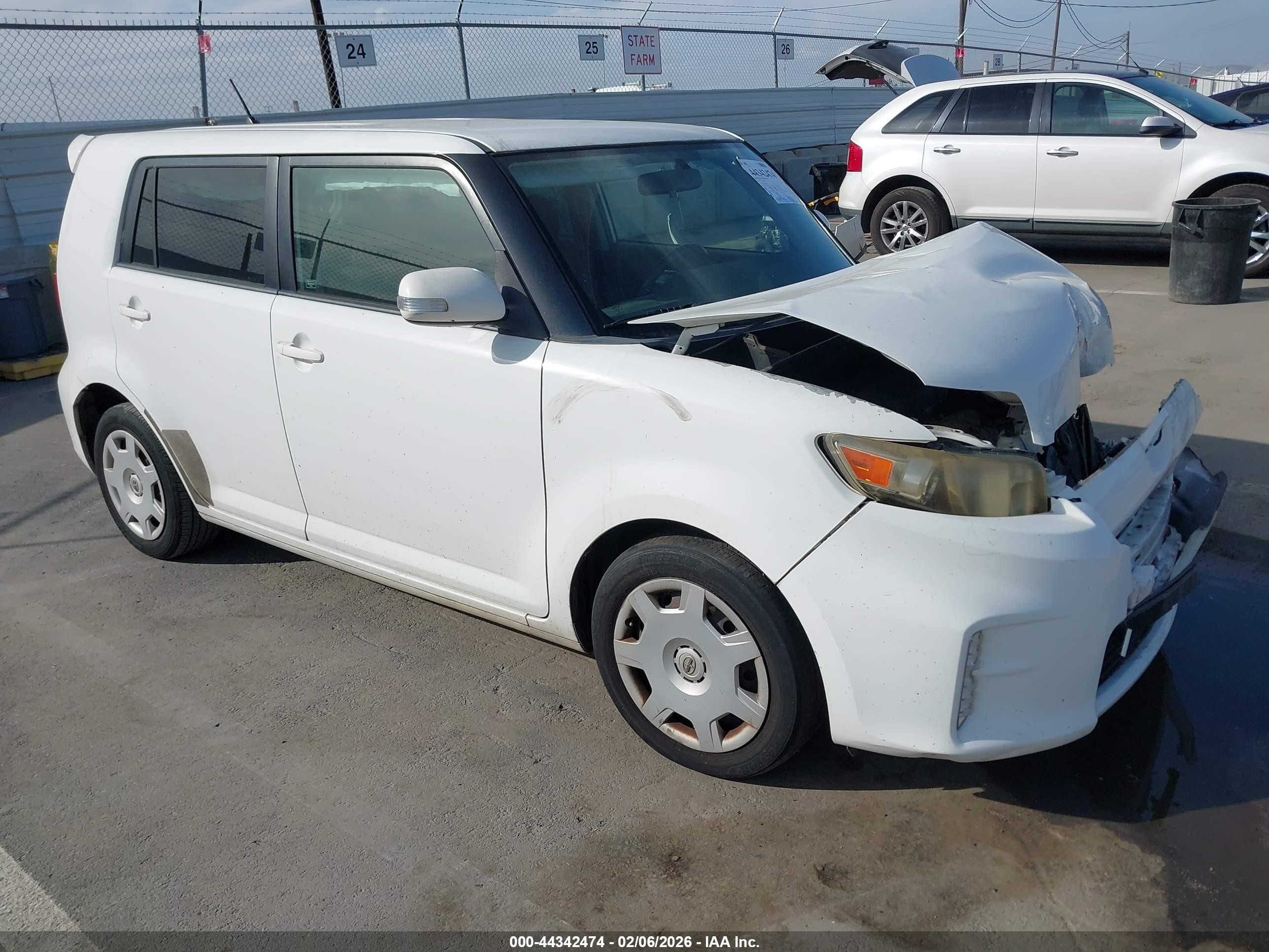 2014 Scion xB, VIN JTLZE4FE7EJ060219 — Front end