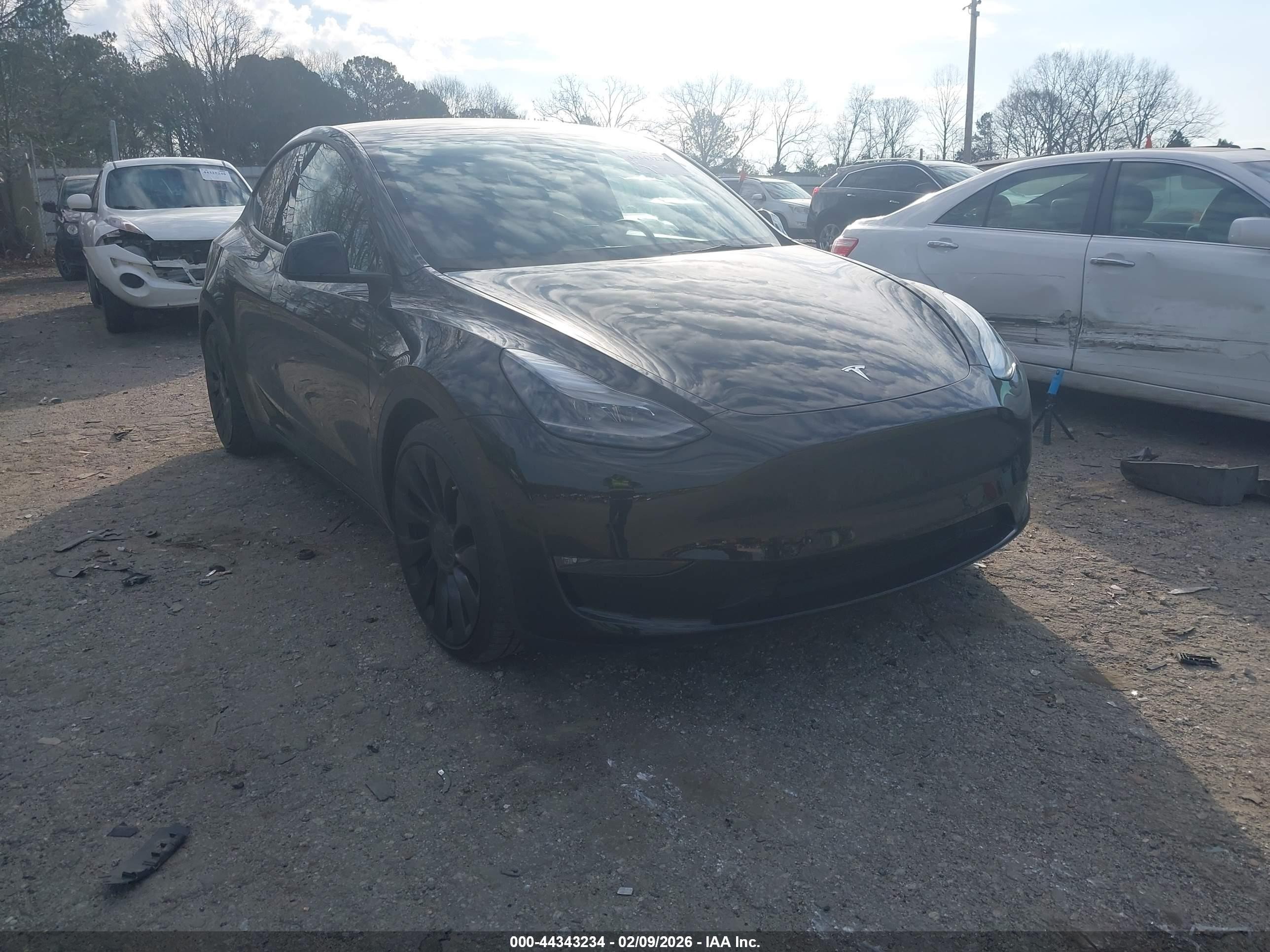 2022 Tesla Model Y Performance, VIN 7SAYGDEF0NF462430 — Фото с аукциона