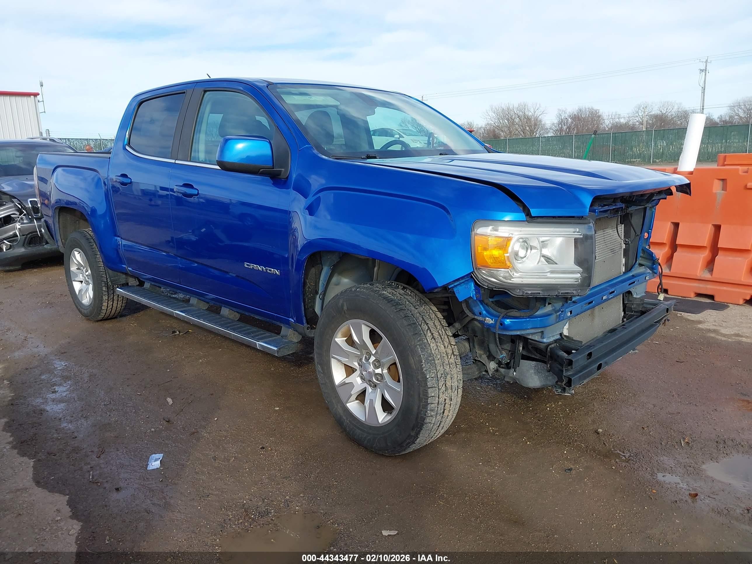 2018 GMC Canyon 2WD SLE, VIN 1GTG5CEA0J1223542 — Front end