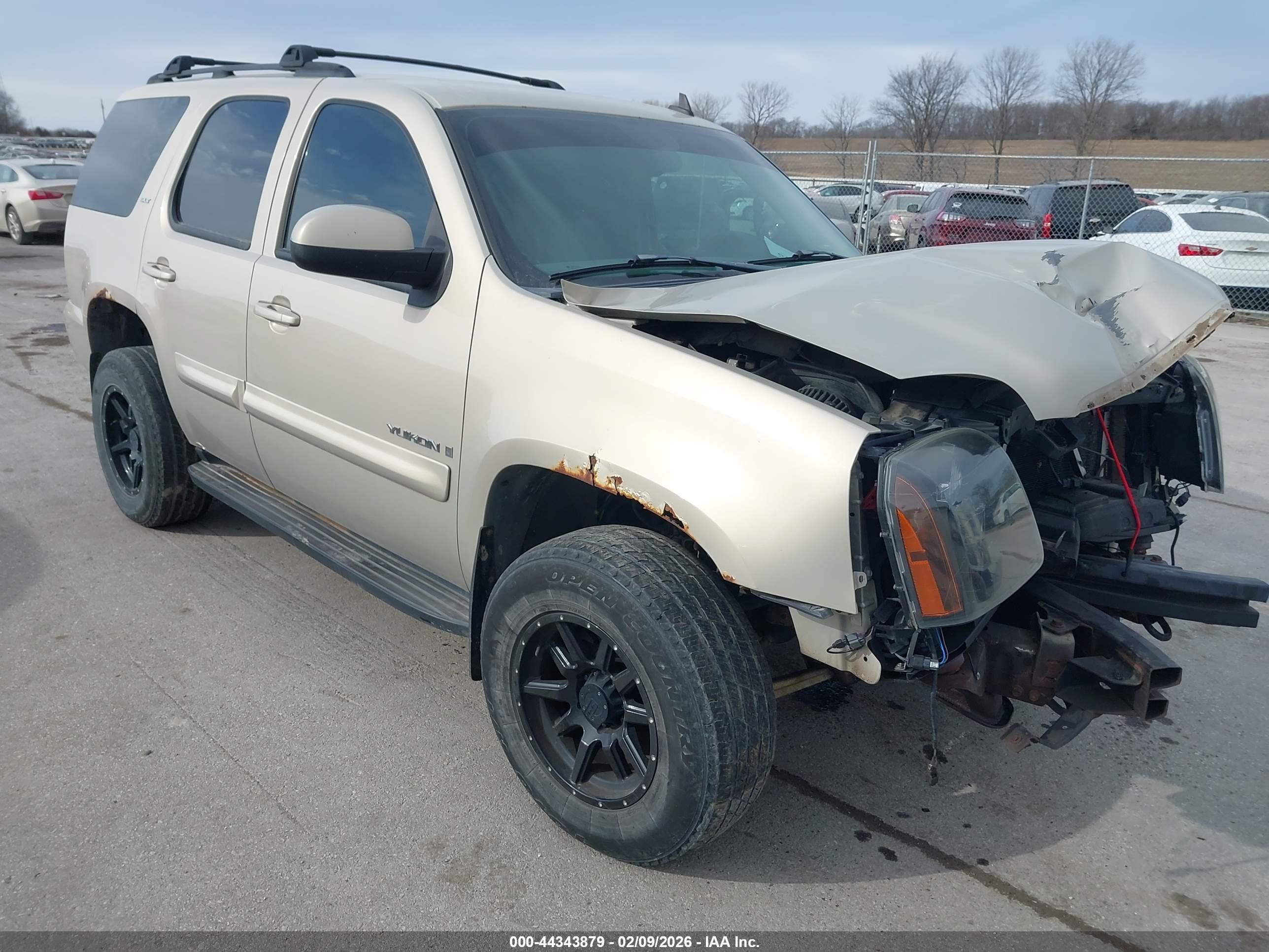 2007 GMC Yukon SLT, VIN 1GKFK13017R119143 — Front end