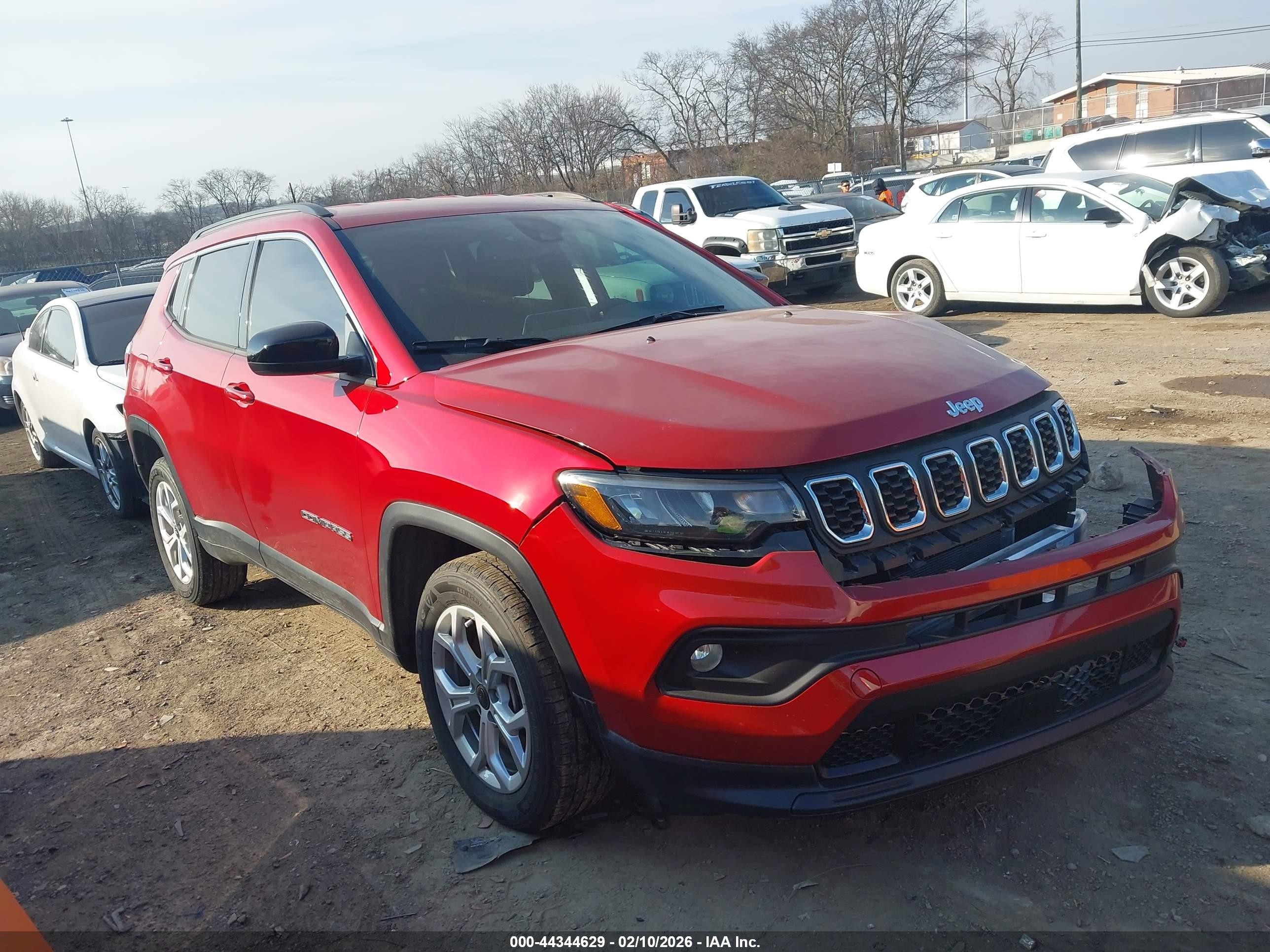 2025 Jeep Compass Latitude, VIN 3C4NJDBNXST533935 — Перед
