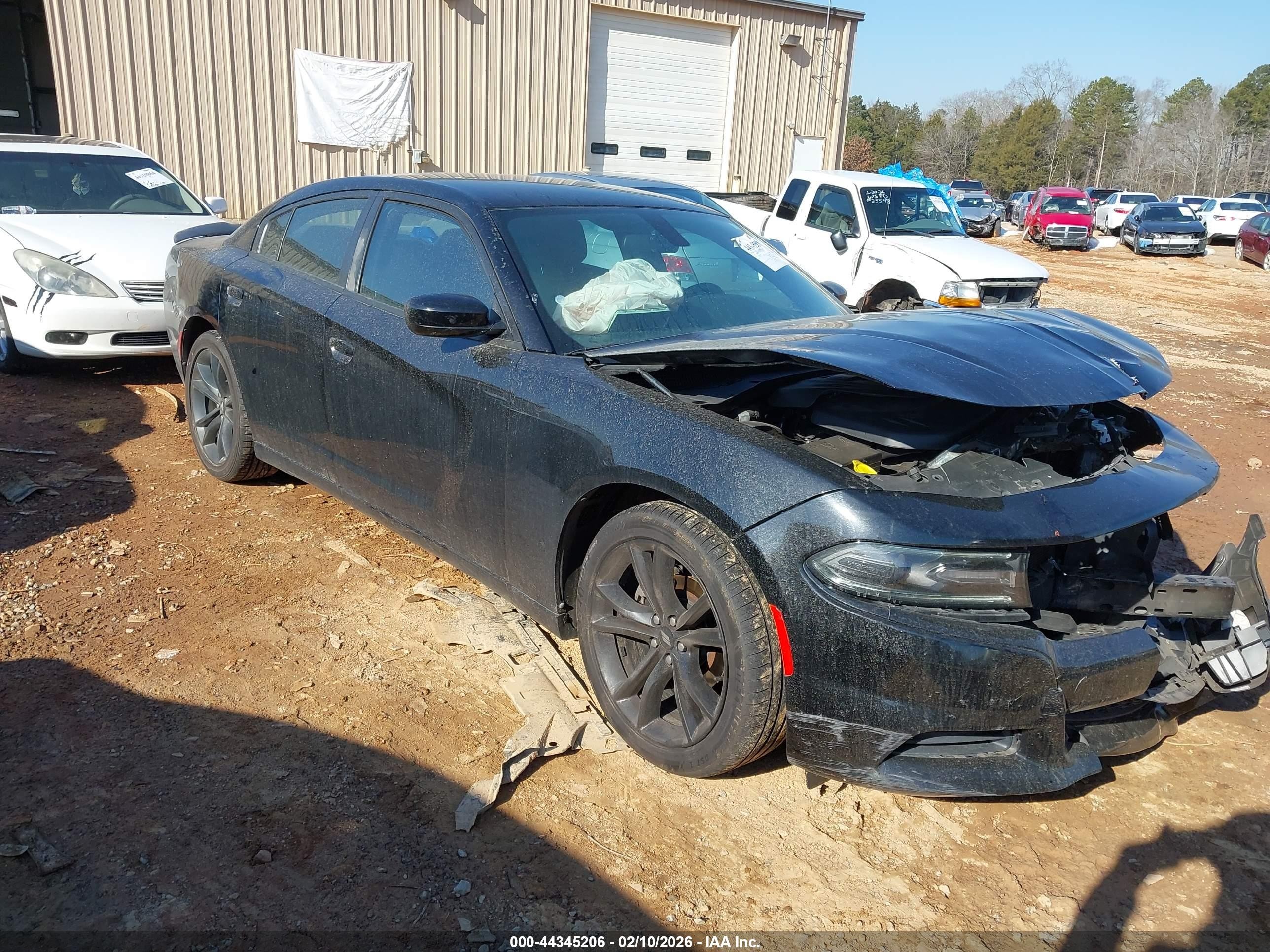 2018 Dodge Charger SXT, VIN 2C3CDXBG4JH206668 — Front end