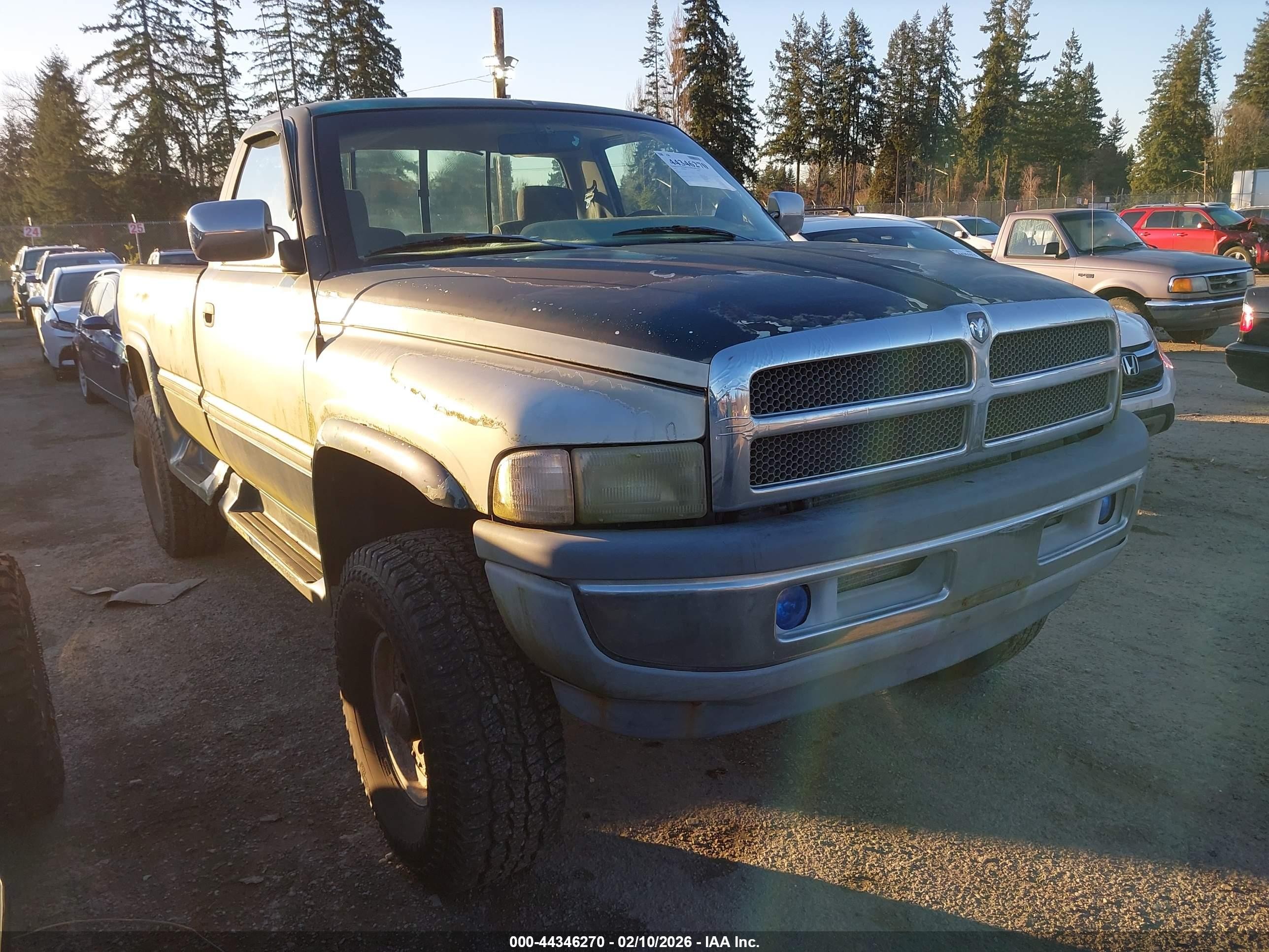 1995 Dodge 2500, VIN 1B7KF26C5SS331975 — Side