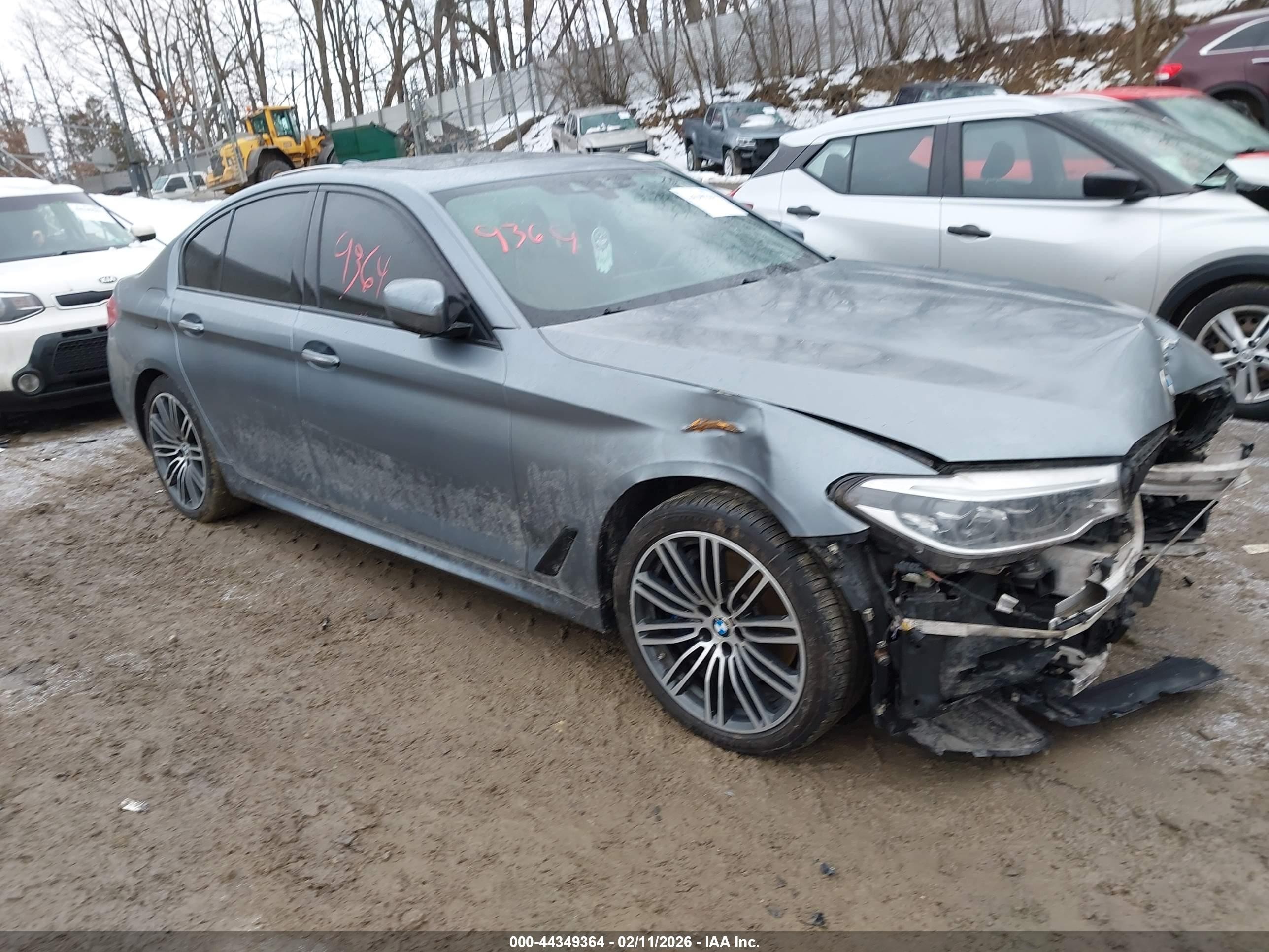 2018 BMW 5 Series 530e xDrive, VIN WBAJB1C56JB085134 — Front end