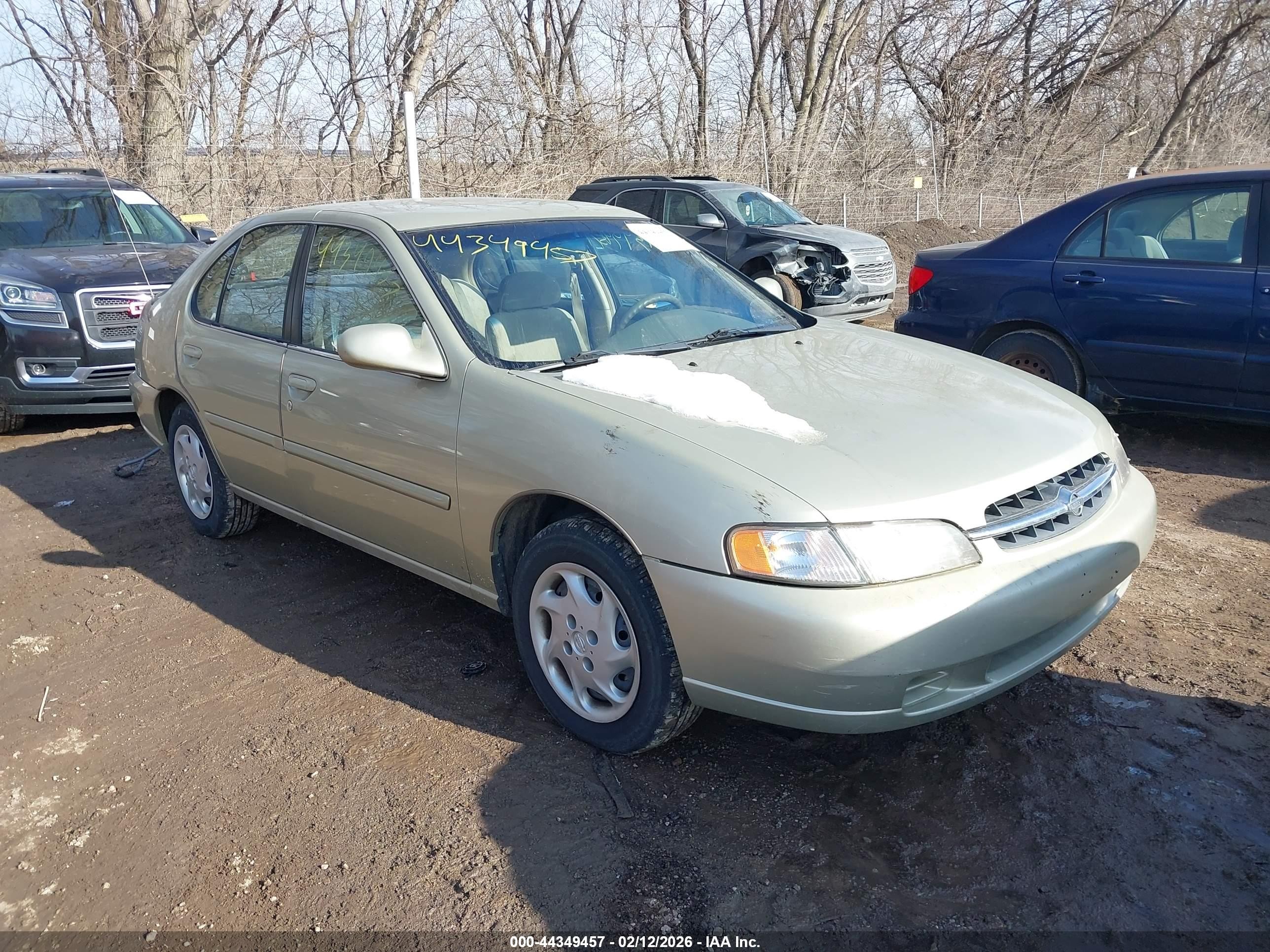1999 Nissan Altima XE, VIN 1N4DL01D9XC102972 — Front end