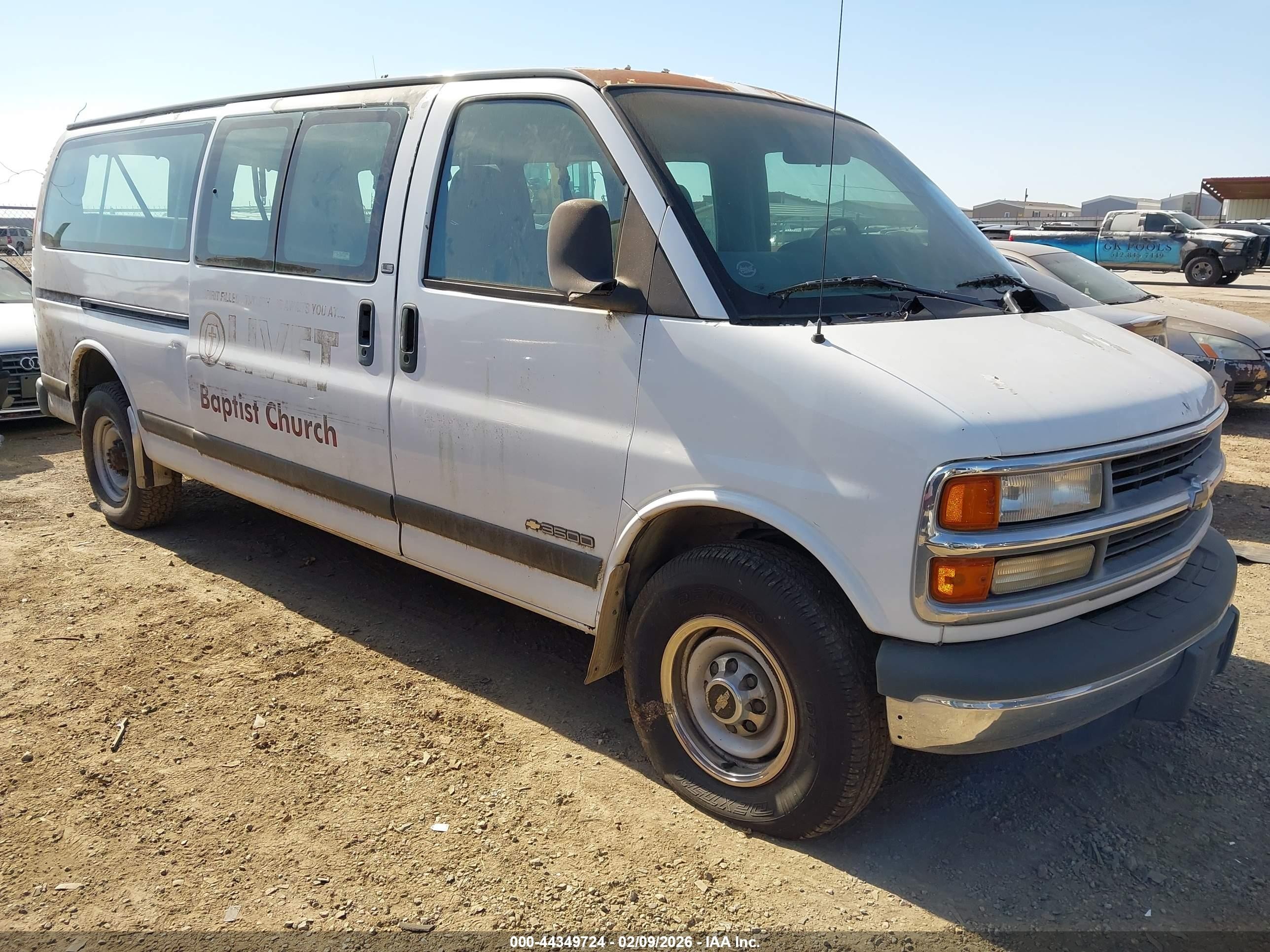 1998 Chevrolet Express, VIN 1GAHG39R9W1007512 — Auction photo