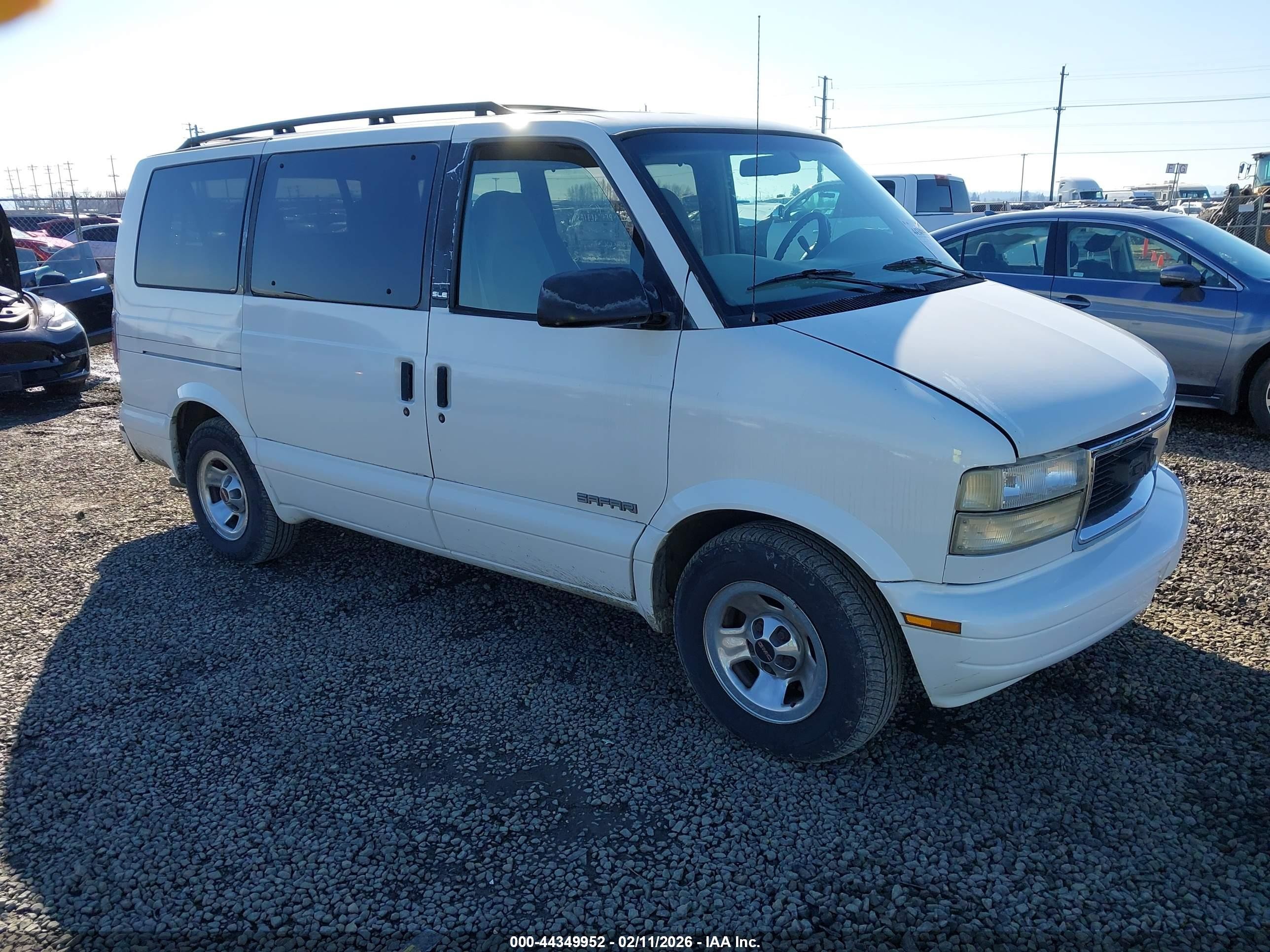 2001 GMC Safari, VIN 1GKDM19W31B511022 — Normal wear