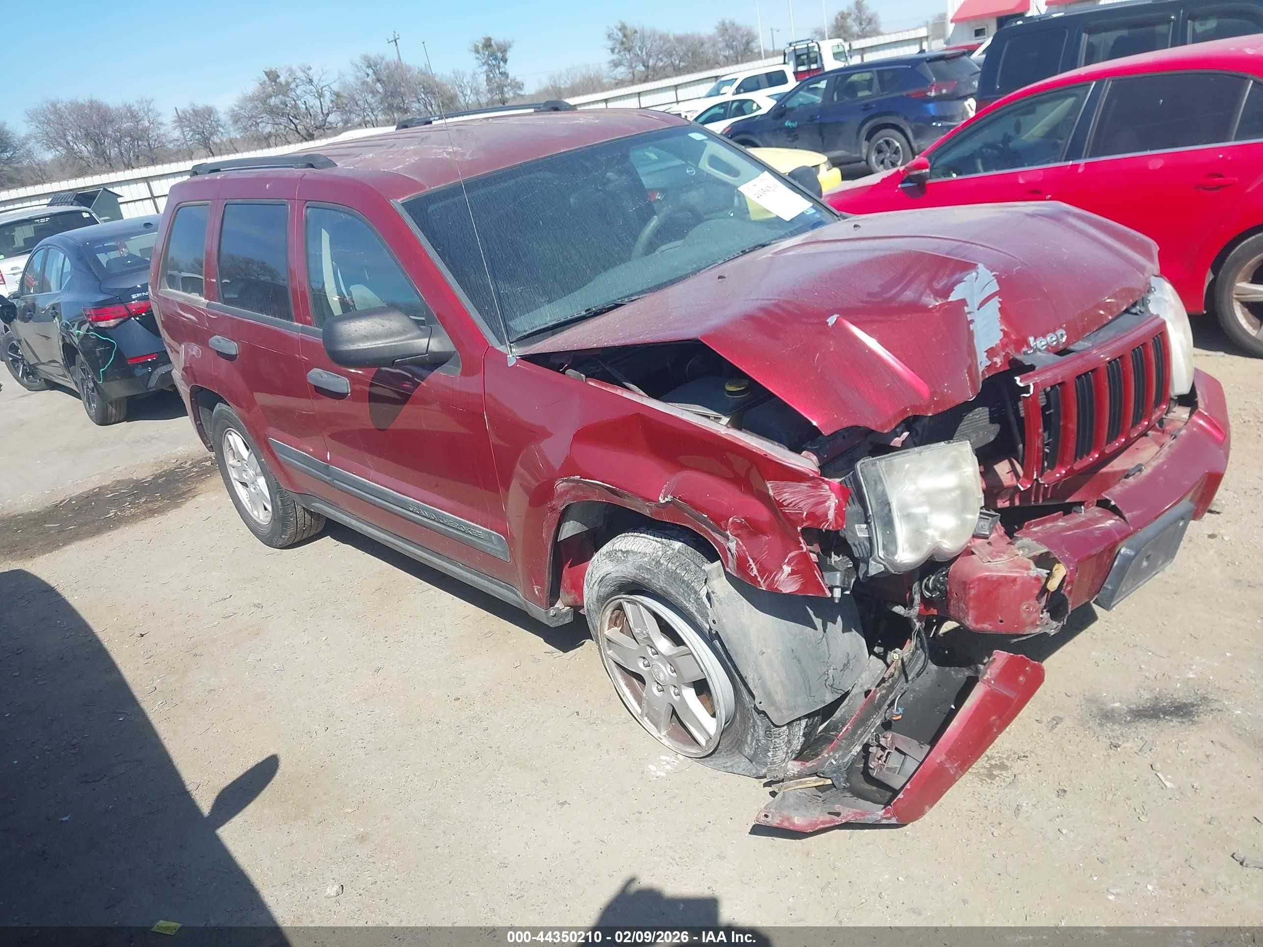 2006 Jeep Grand Cherokee Laredo, VIN 1J4GS48KX6C187562 — Front end