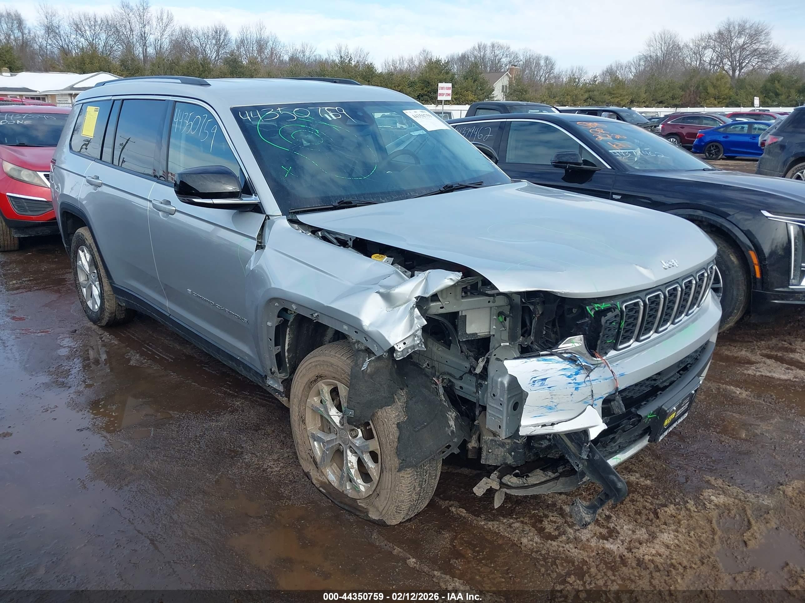 2023 Jeep Grand Cherokee Limited, VIN 1C4RJJBG0P8813886 — Front end
