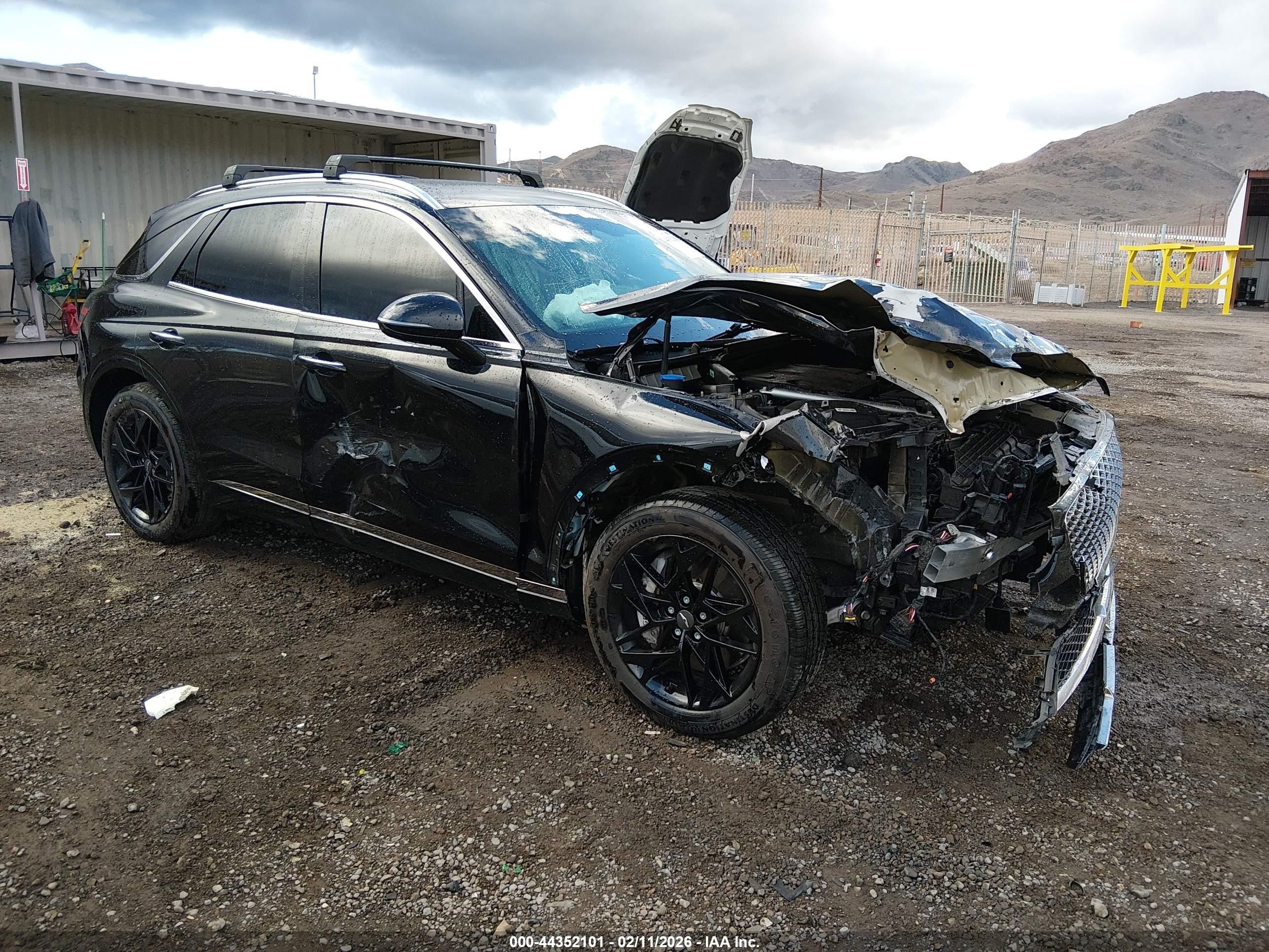 2023 Genesis GV70 2.5T, VIN KMUMADTB4PU087856 — Front end