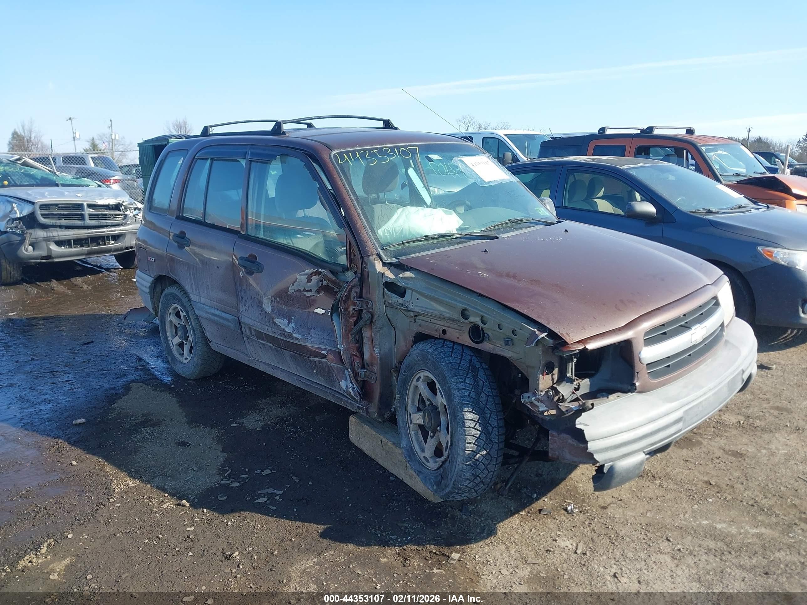 2000 Chevrolet Tracker, VIN 2CNBJ13C1Y6920638 — Side