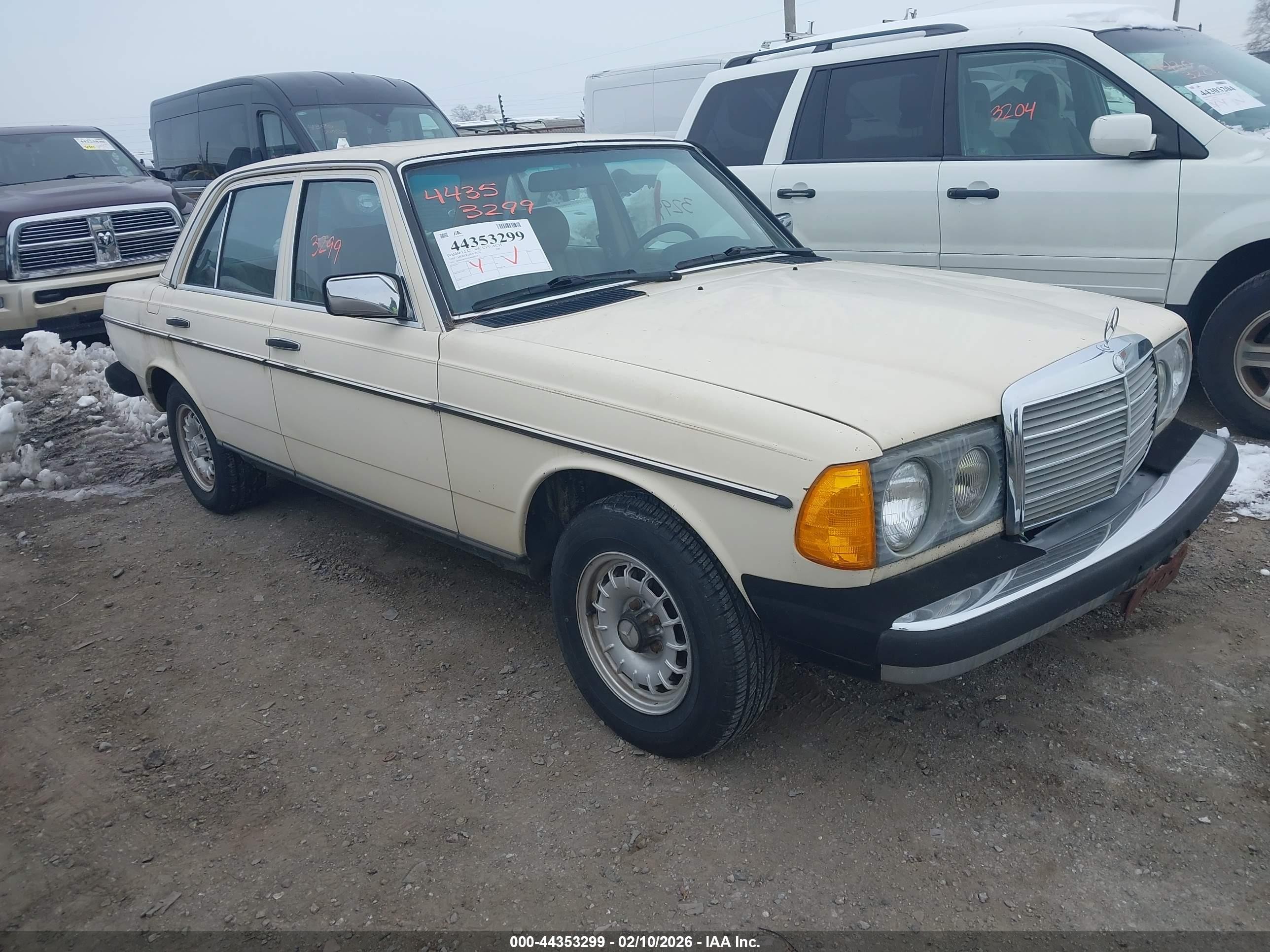 1983 Mercedes-Benz 300 D, VIN WDBAB33A2DB029738 — Normal wear